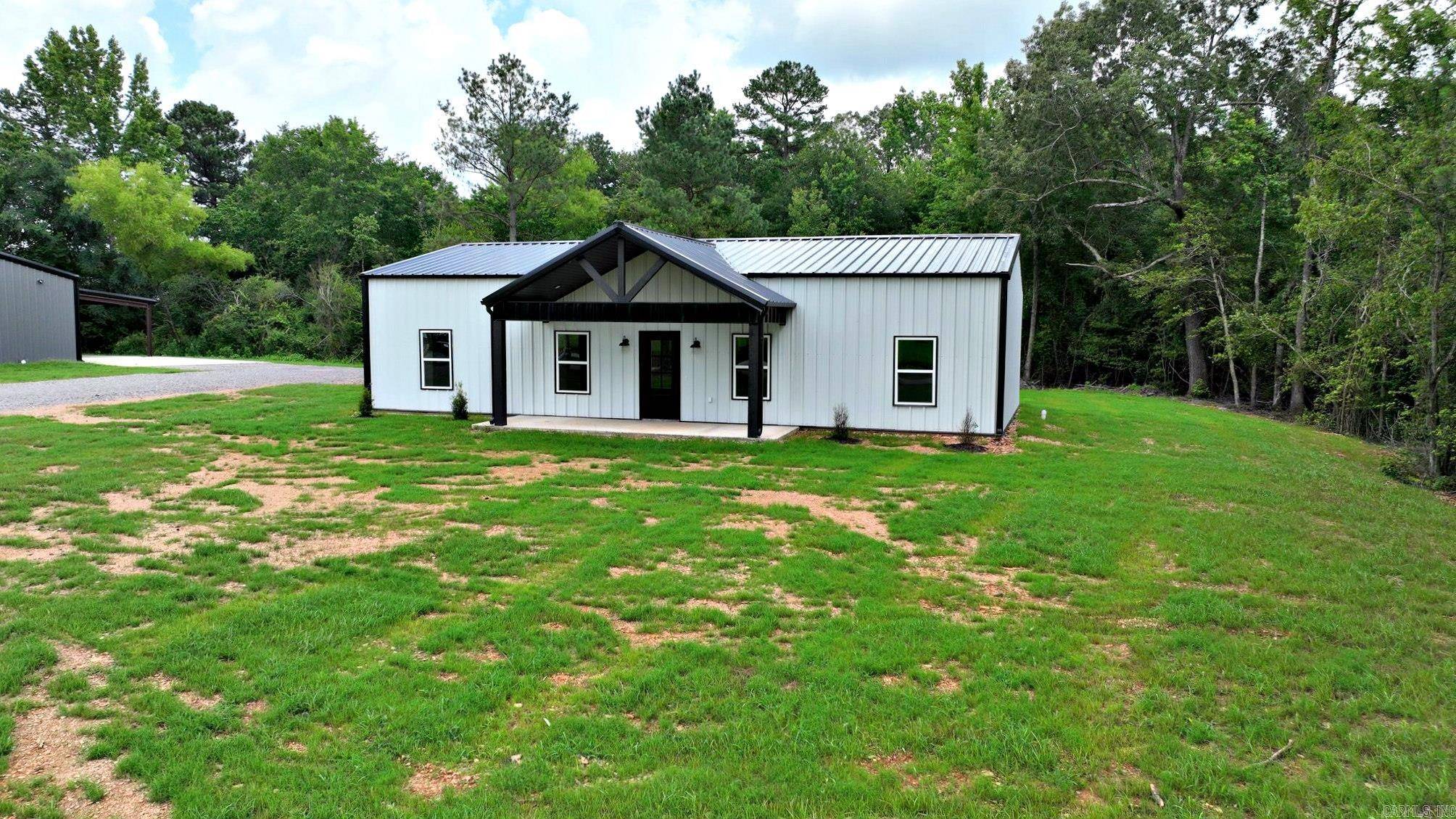 Mena, AR 71953,2016 S. Reine St.