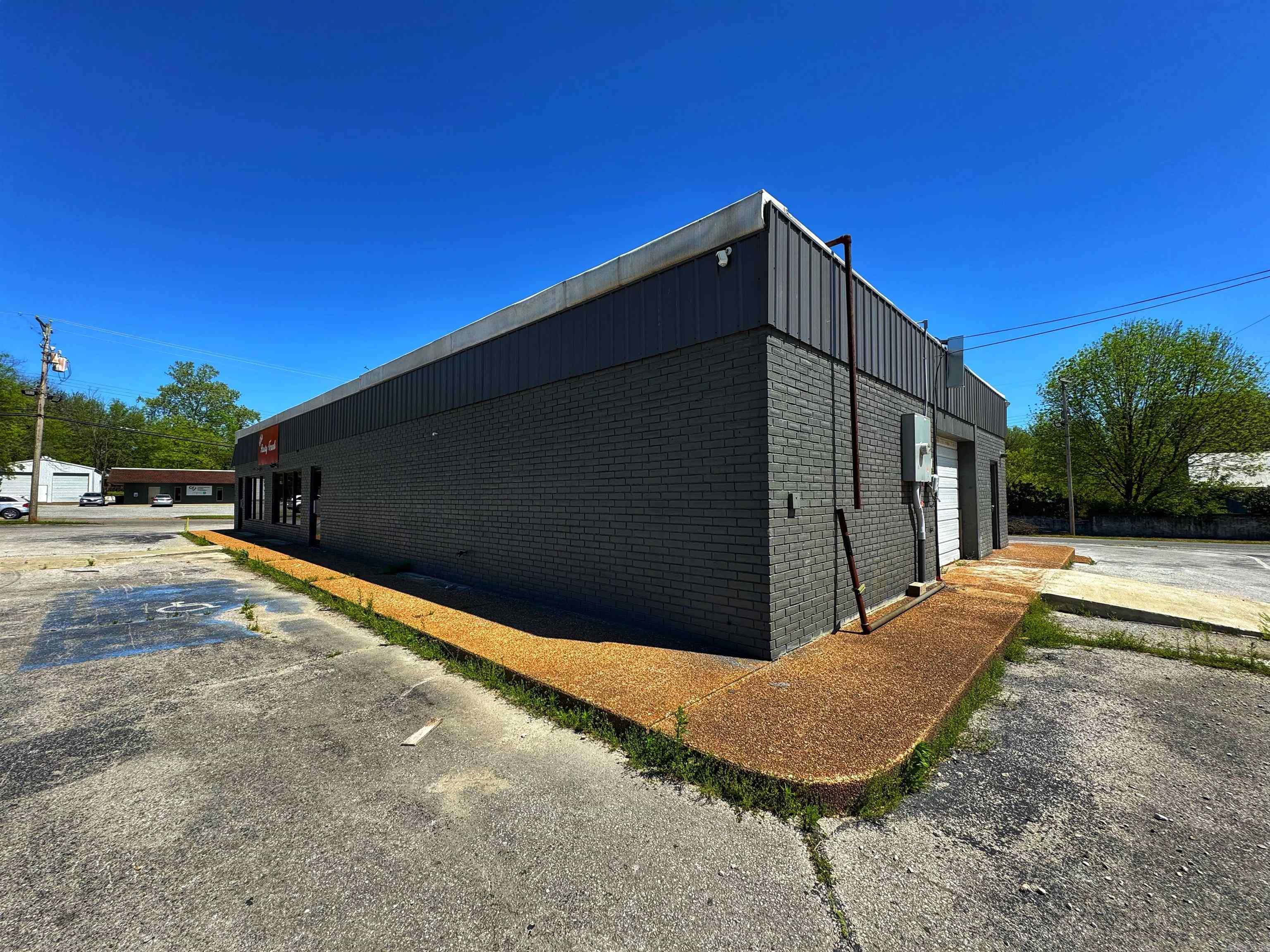 Batesville, AR 72501,511 N Central Avenue