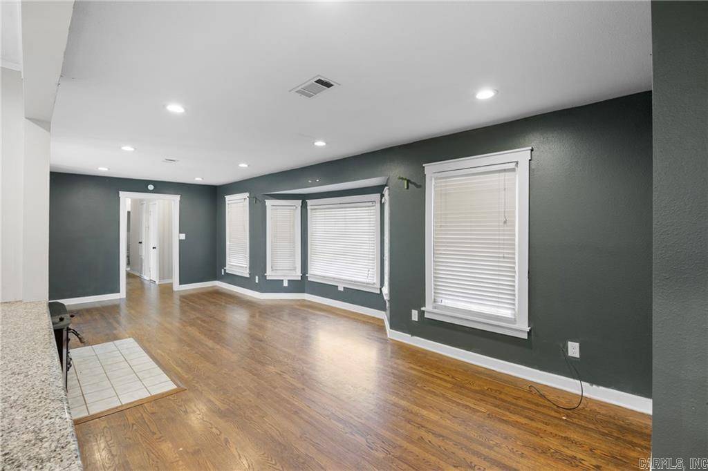 Russellville, AR 72801,409 W 8Th St