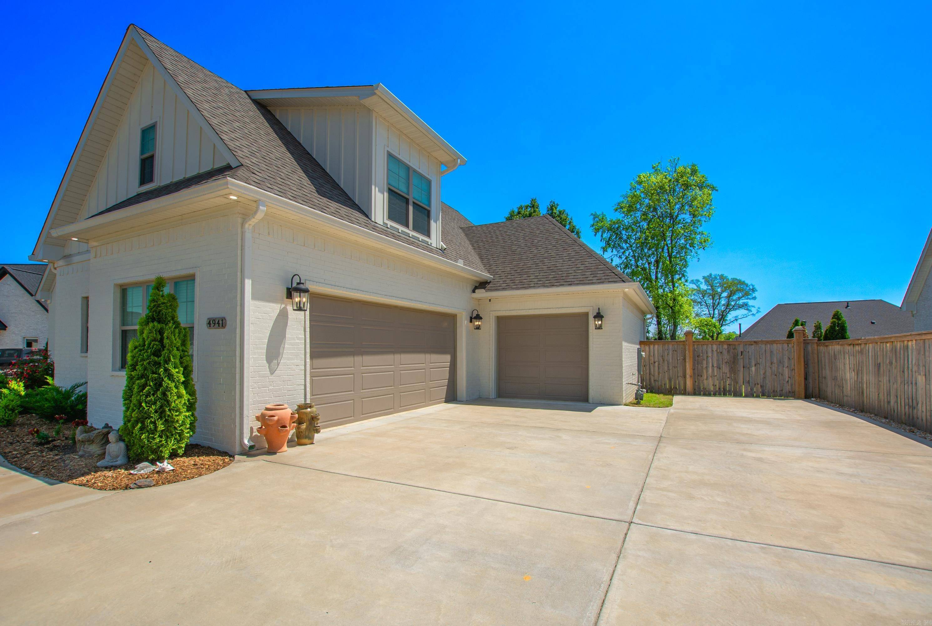 Benton, AR 72019,4941 Lake Vista Drive