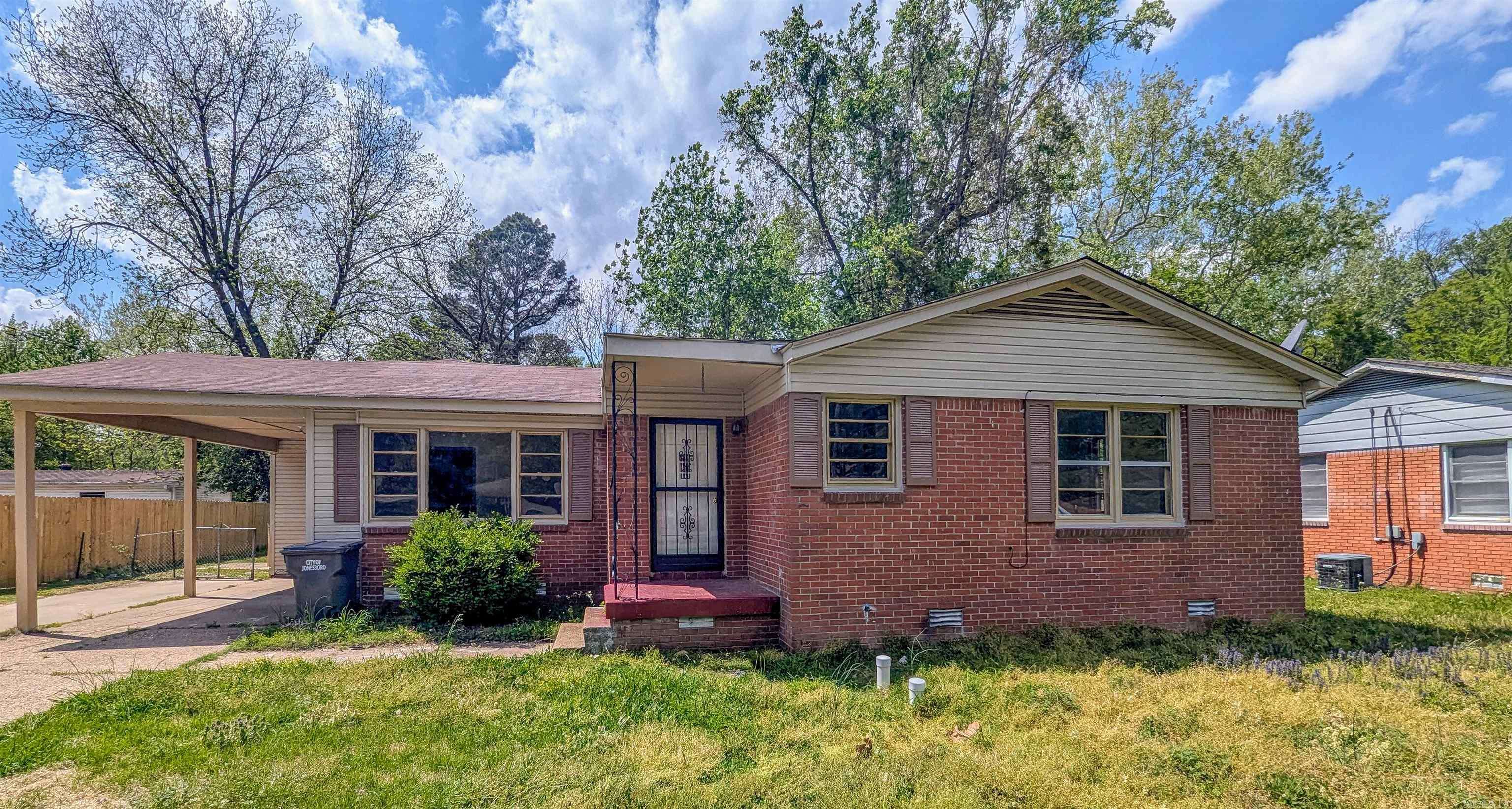 Jonesboro, AR 72401,1209 Holly St