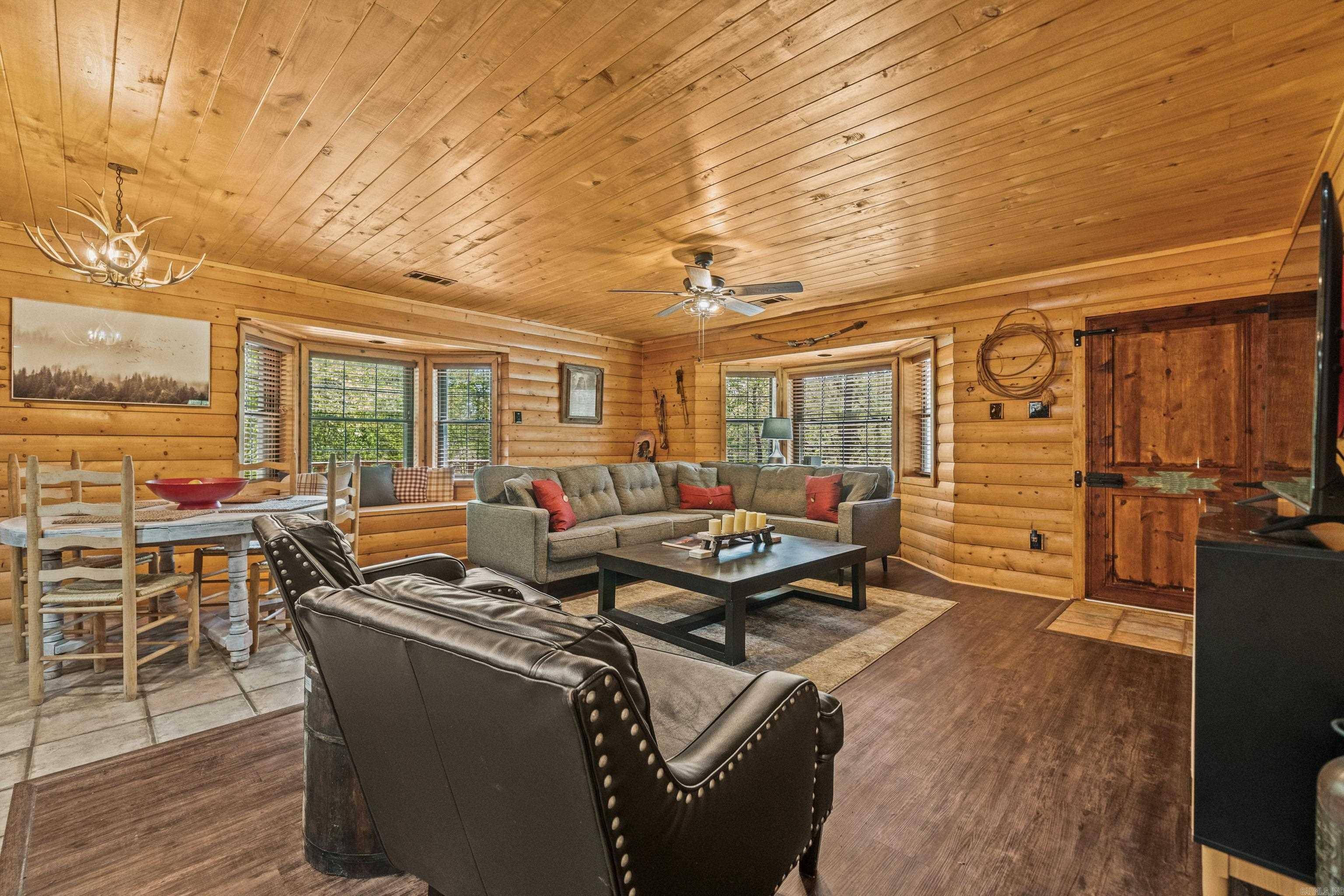 Hot Springs, AR 71913,322 Gold Nugget Loop