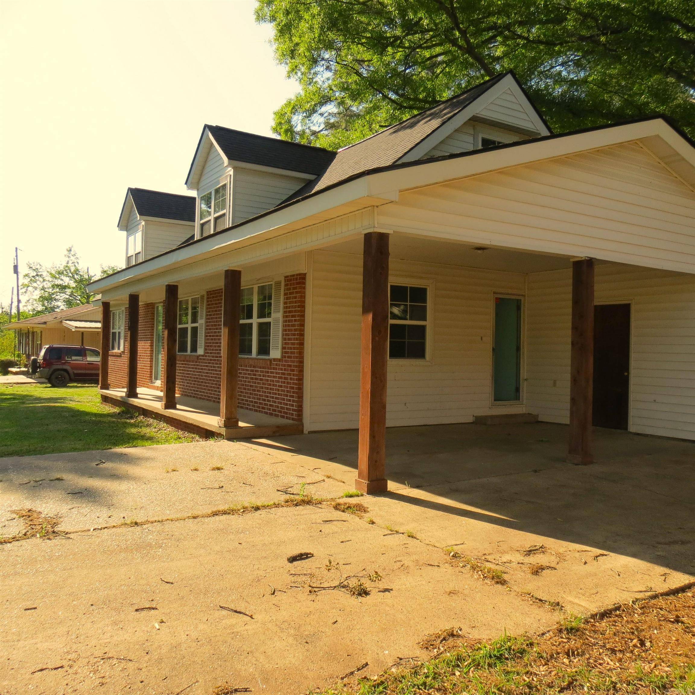 Monticello, AR 71655,129 E Willis