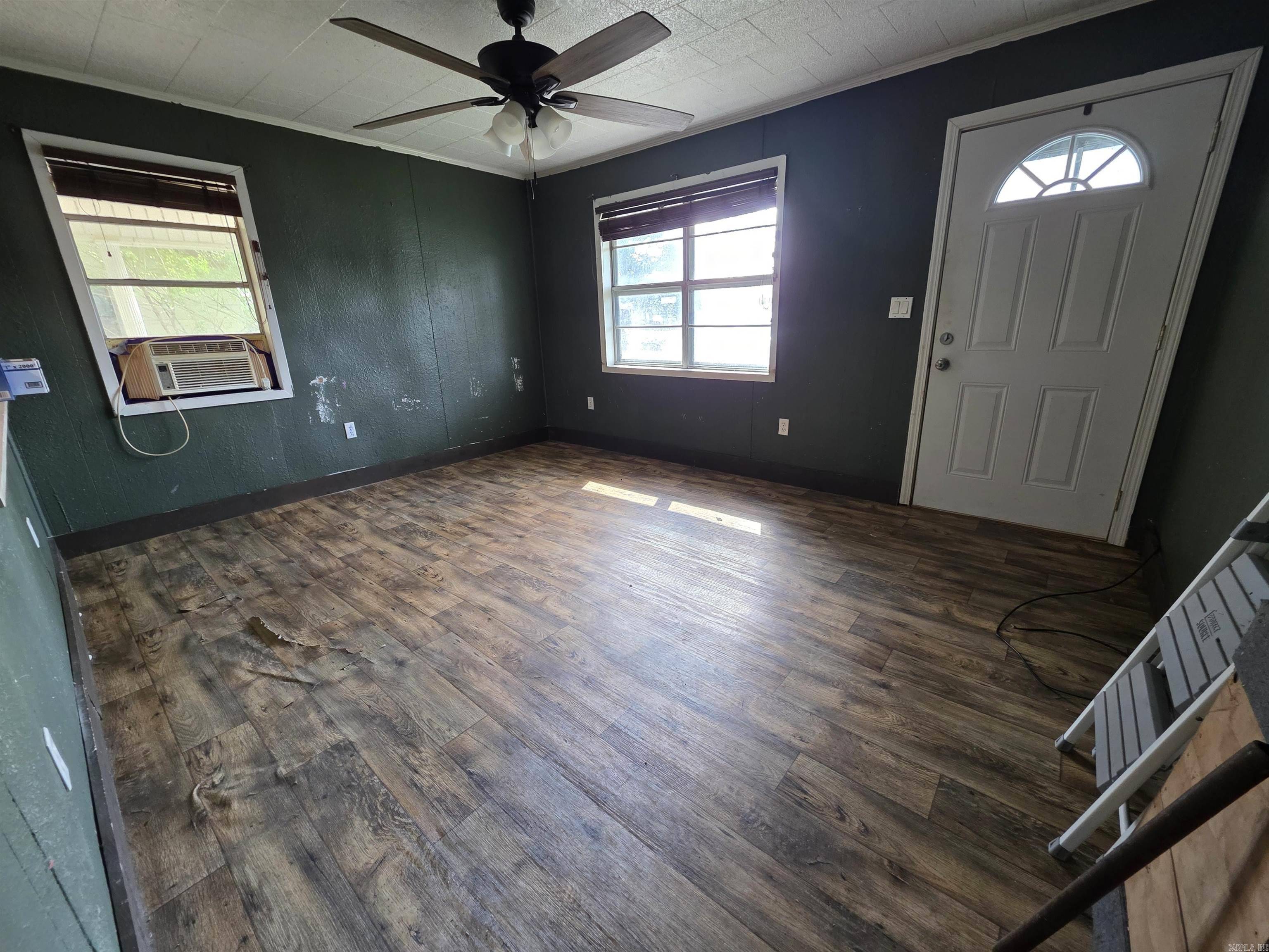 Marmaduke, AR 72443,404 Bud St