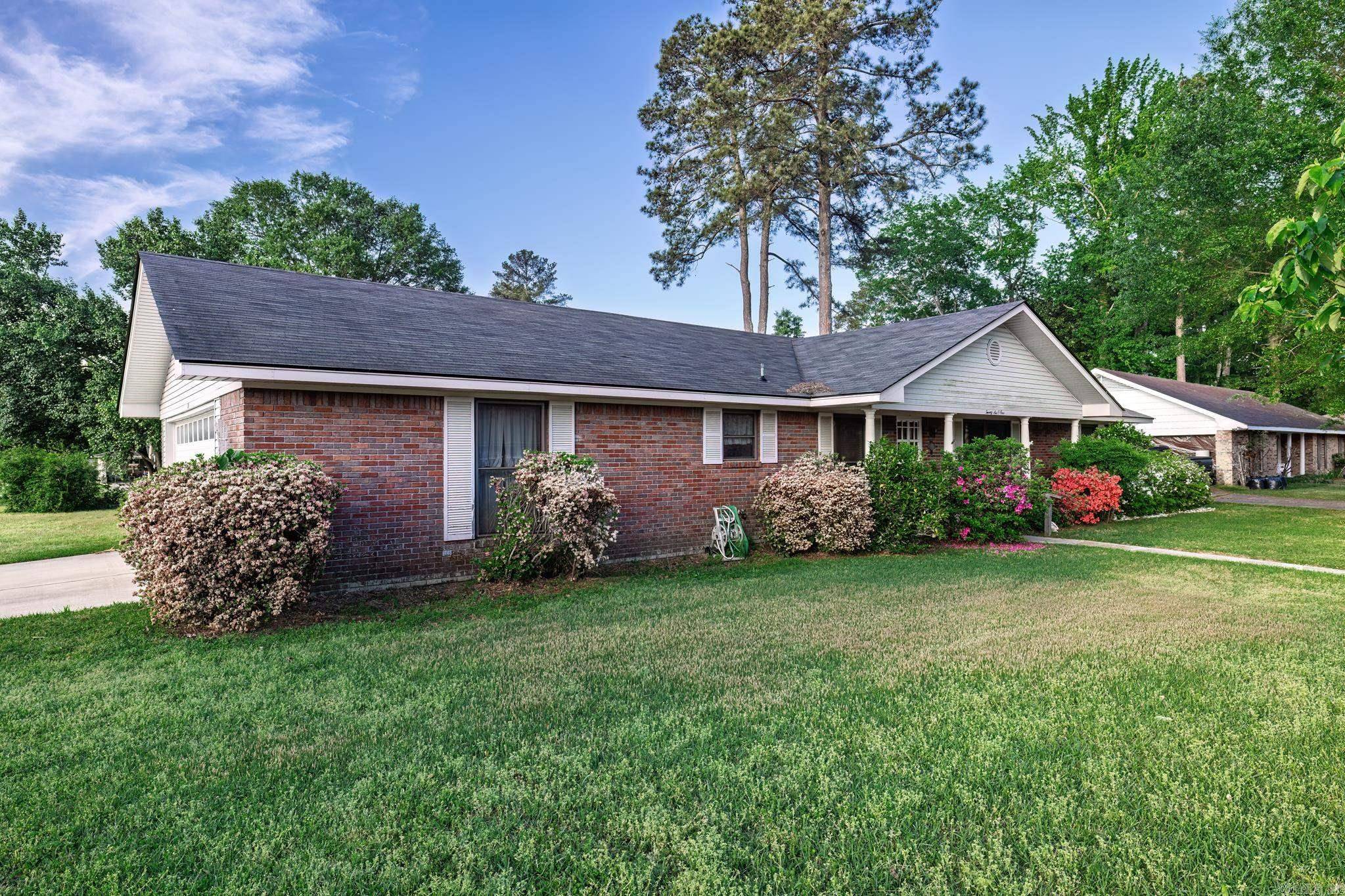 Arkadelphia, AR 71923,2601 Mockingbird Lane