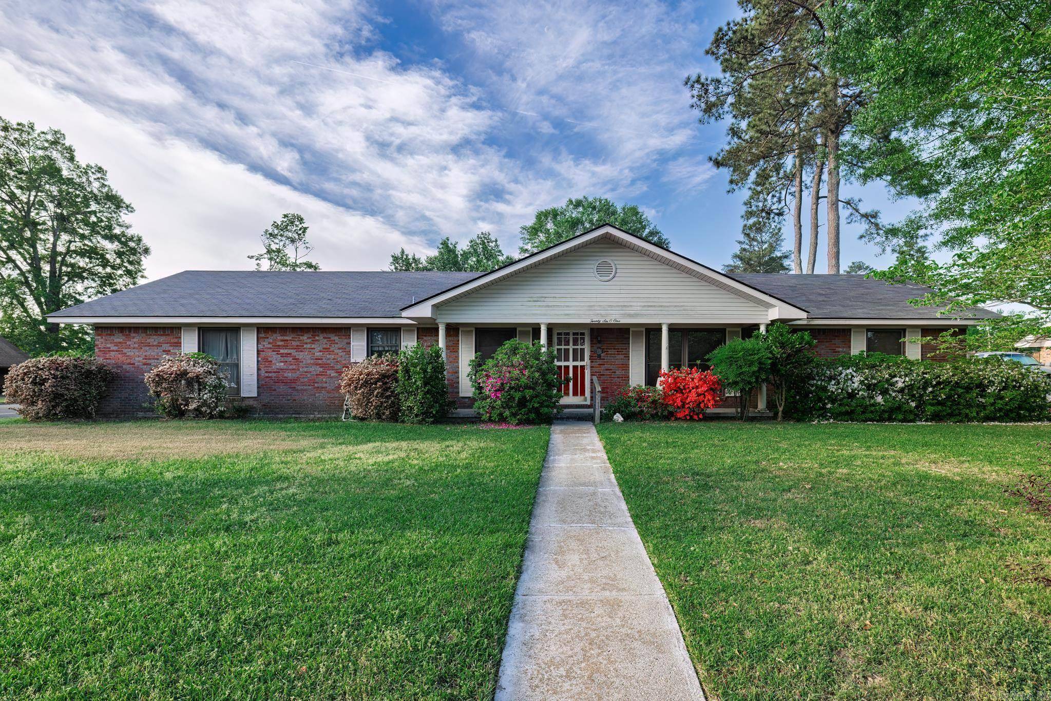 Arkadelphia, AR 71923,2601 Mockingbird Lane