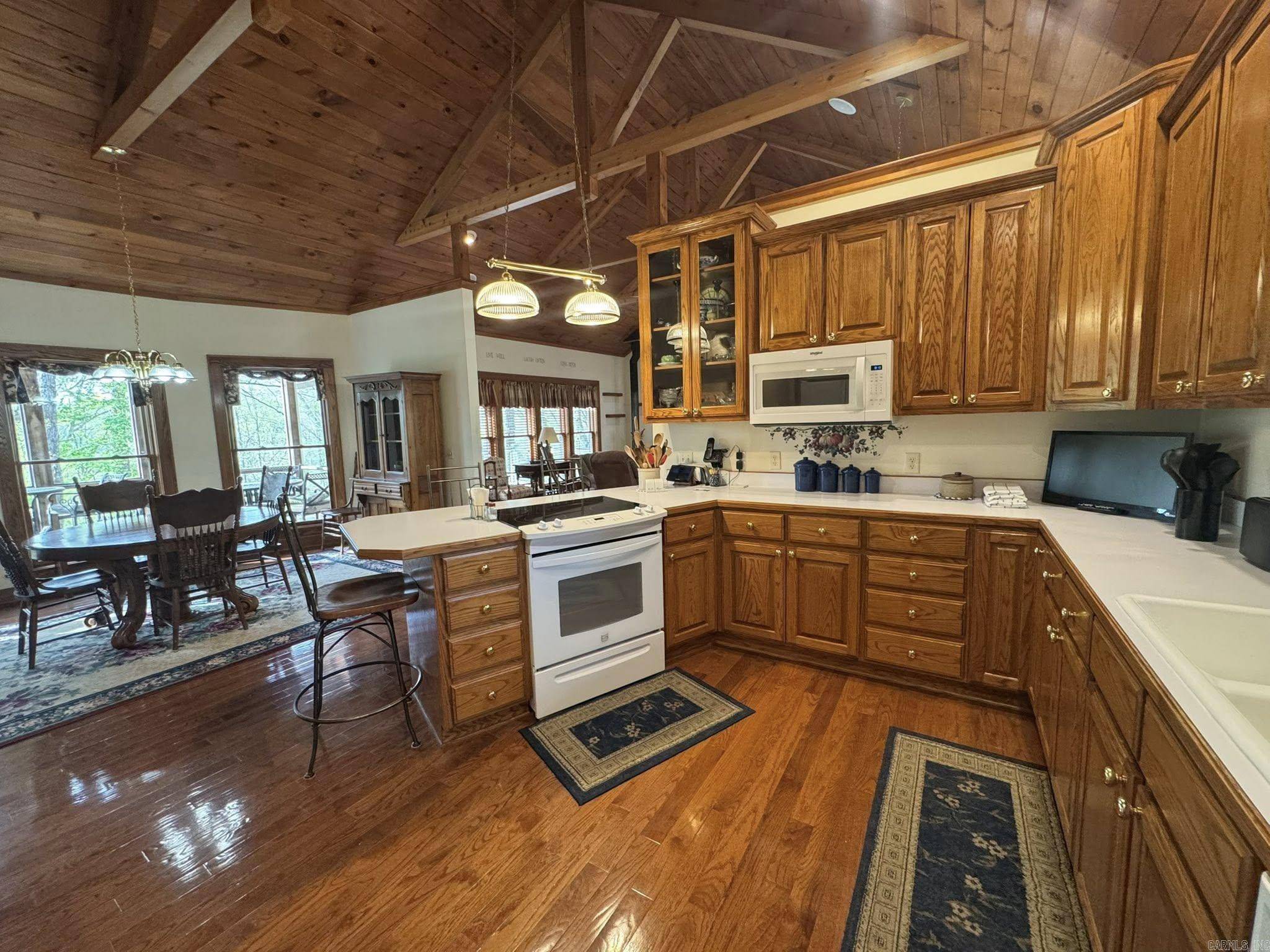 Mountain View, AR 72560,855 N Ridgeview Drive