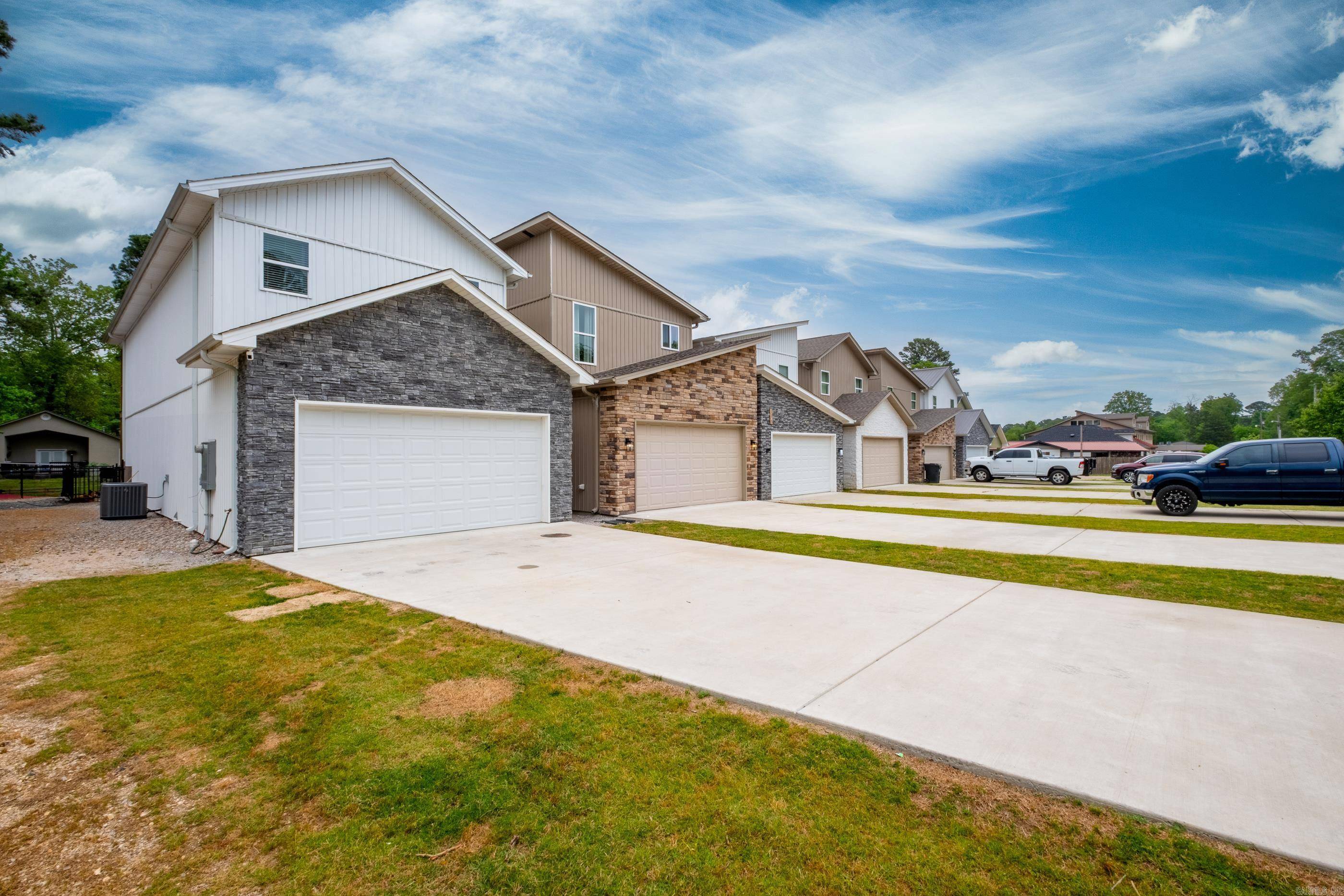 Hot Springs, AR 71913,215 Long Beach Drive
