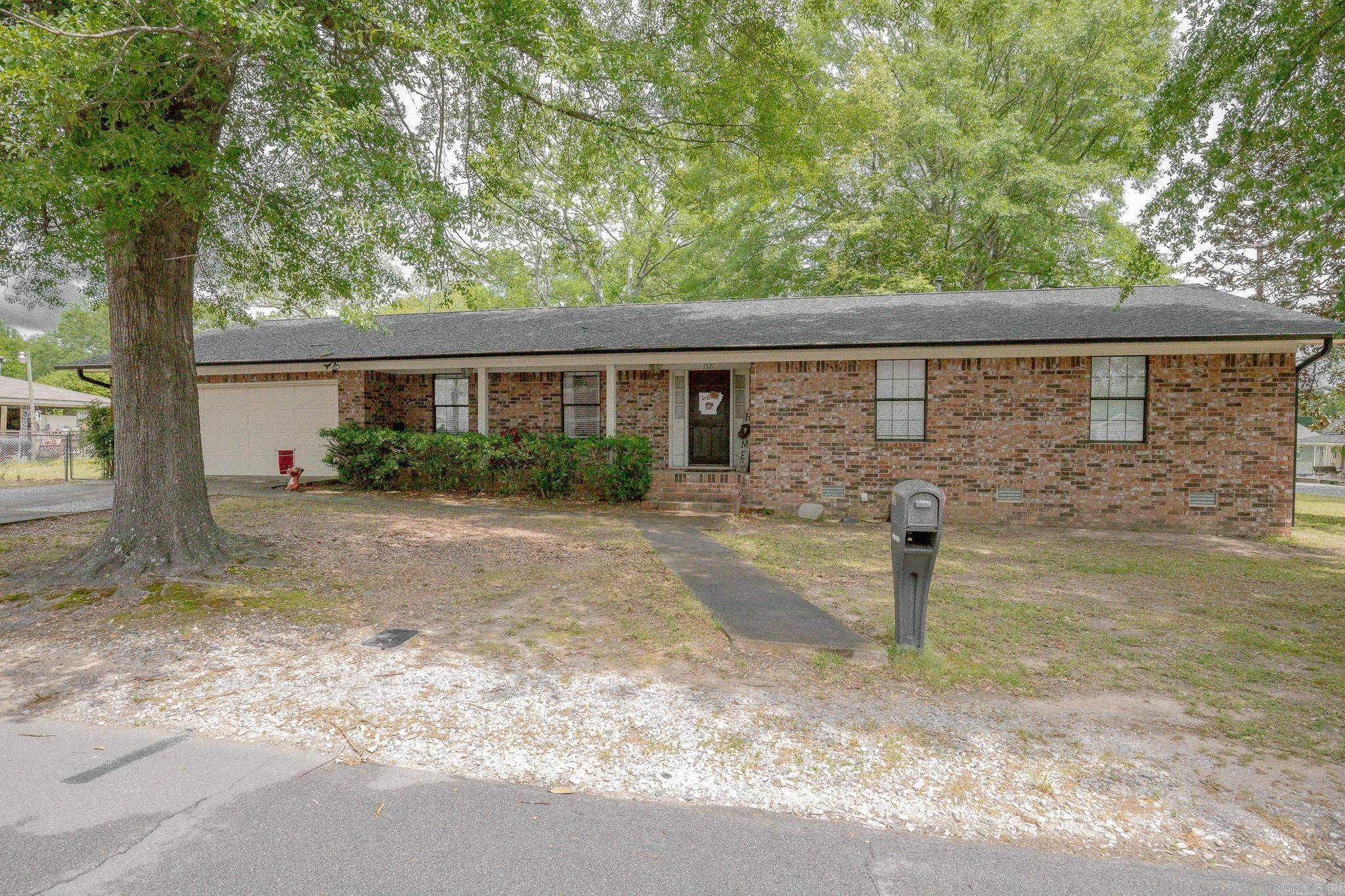 Malvern, AR 72104,1521 Locust Street