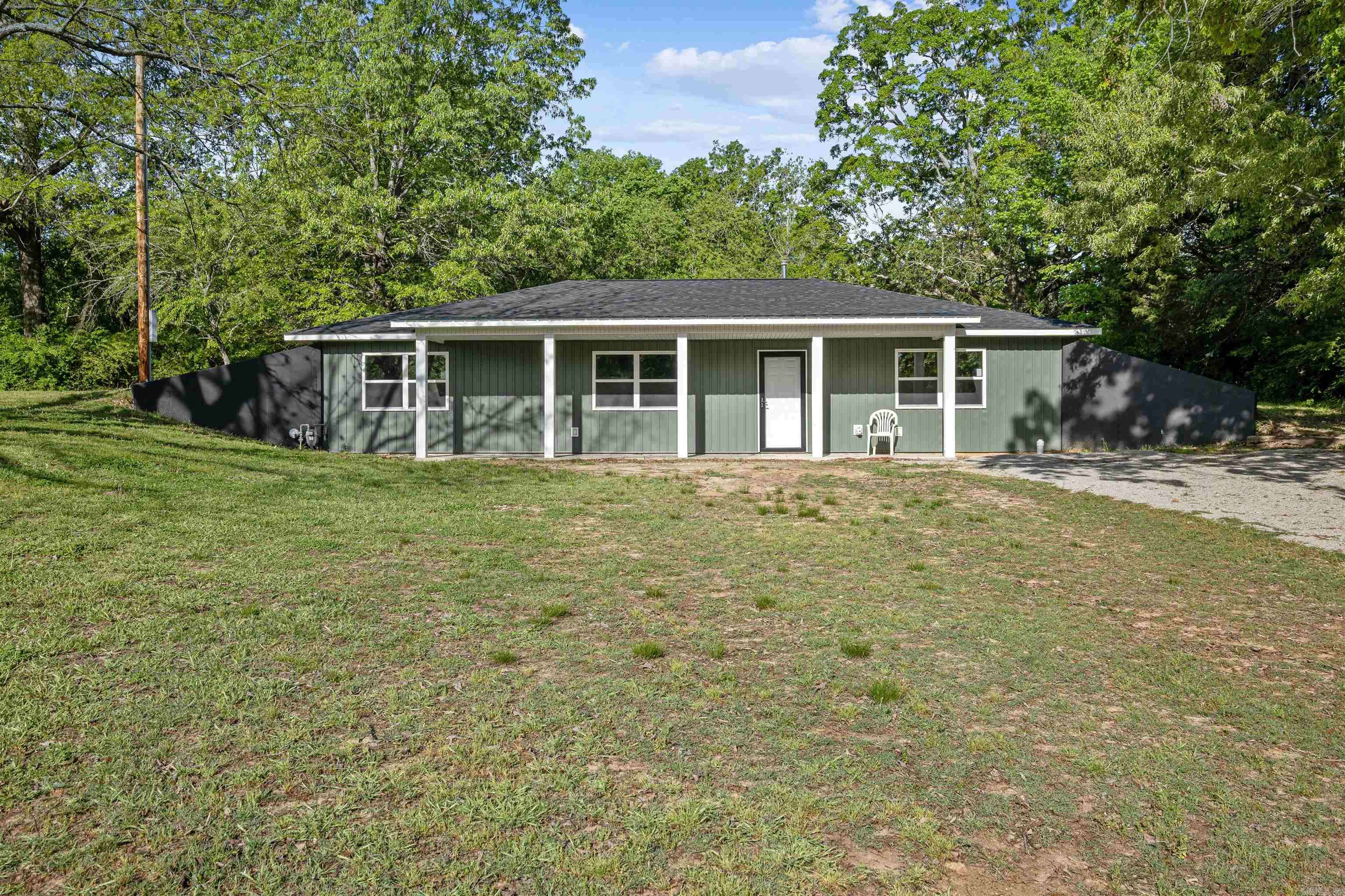 Black Rock, AR 72415,673 Cemetery Road