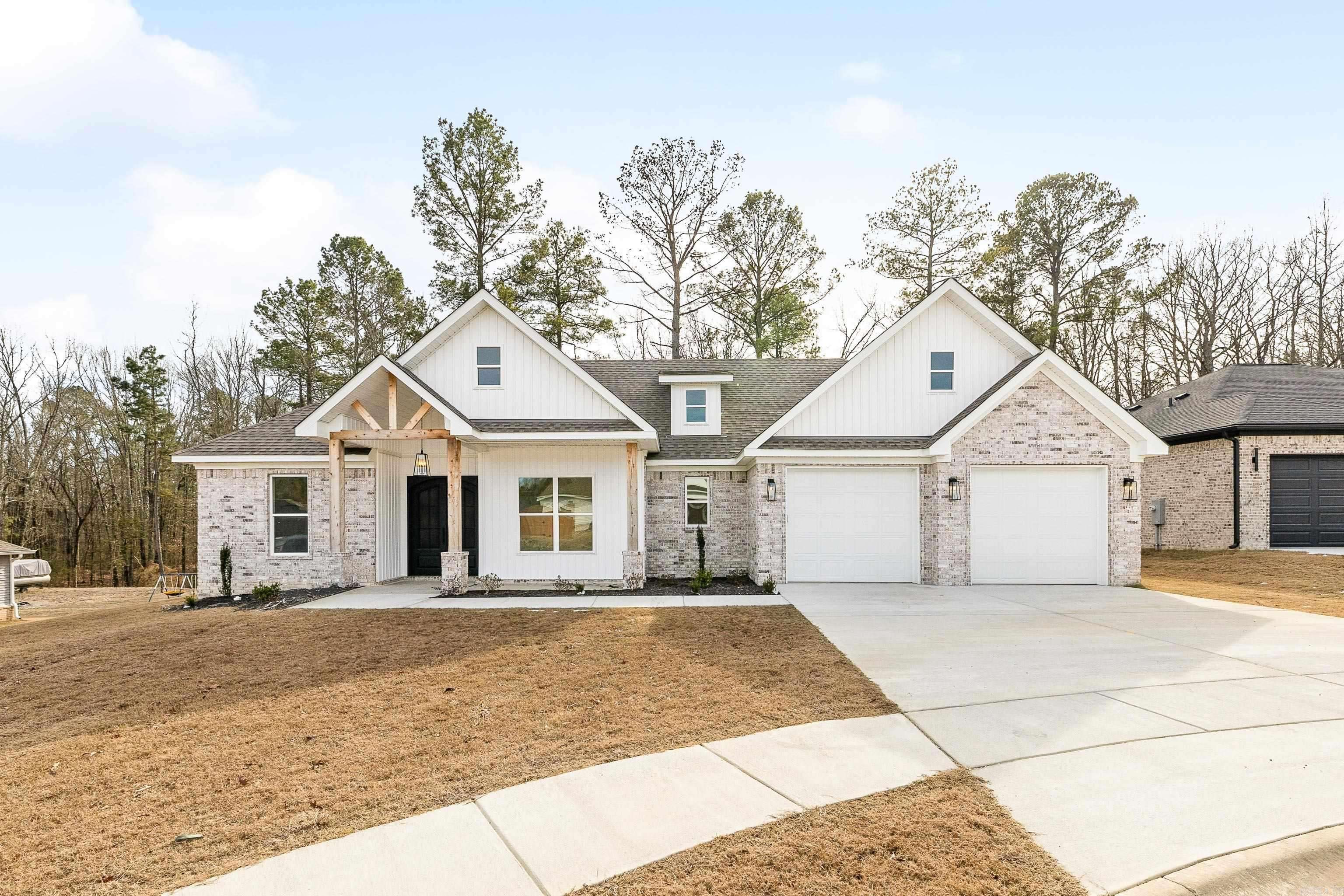 Benton, AR 72019,8921 Wingate Drive