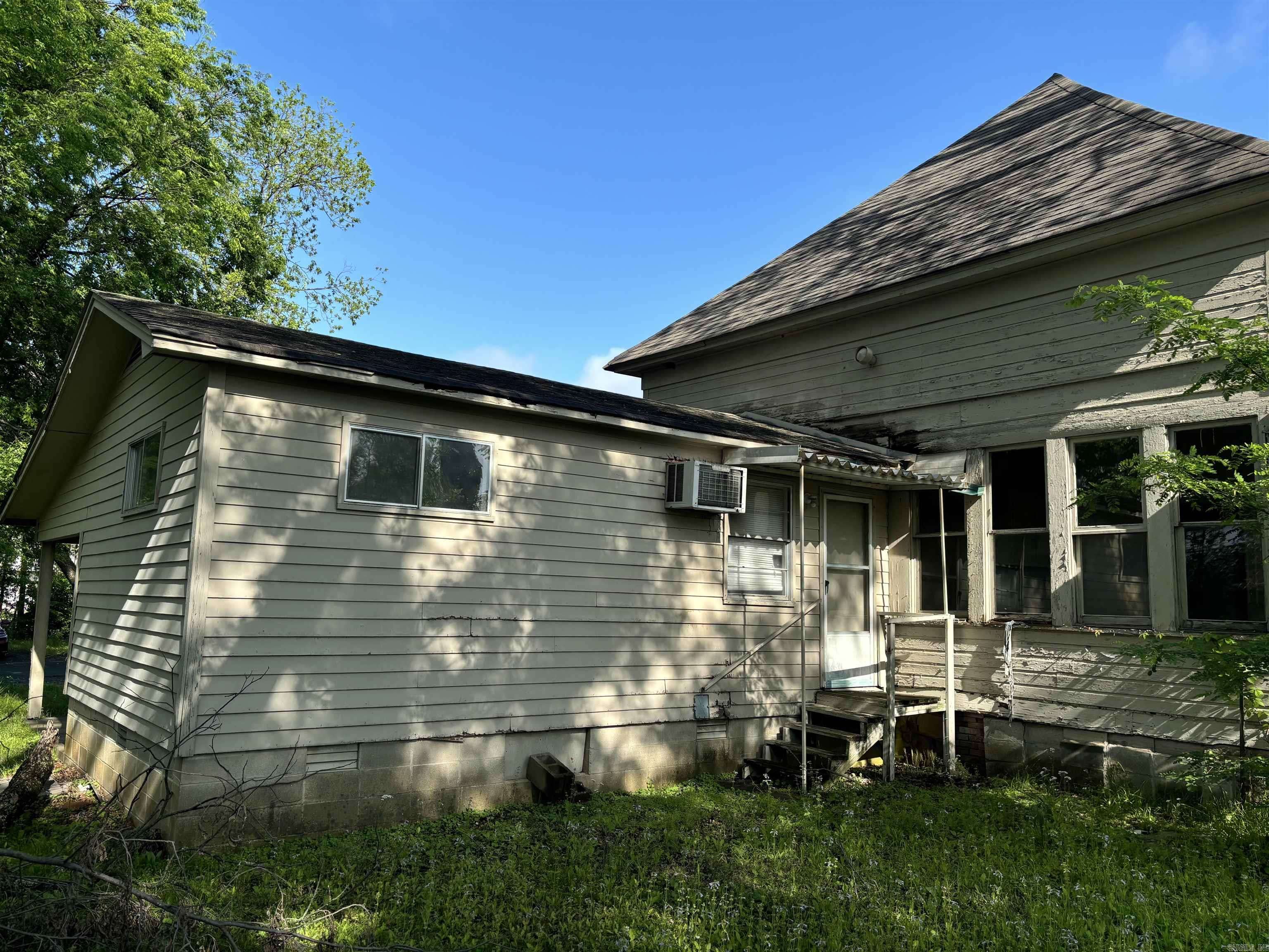Searcy, AR 72143,307 E Center Avenue