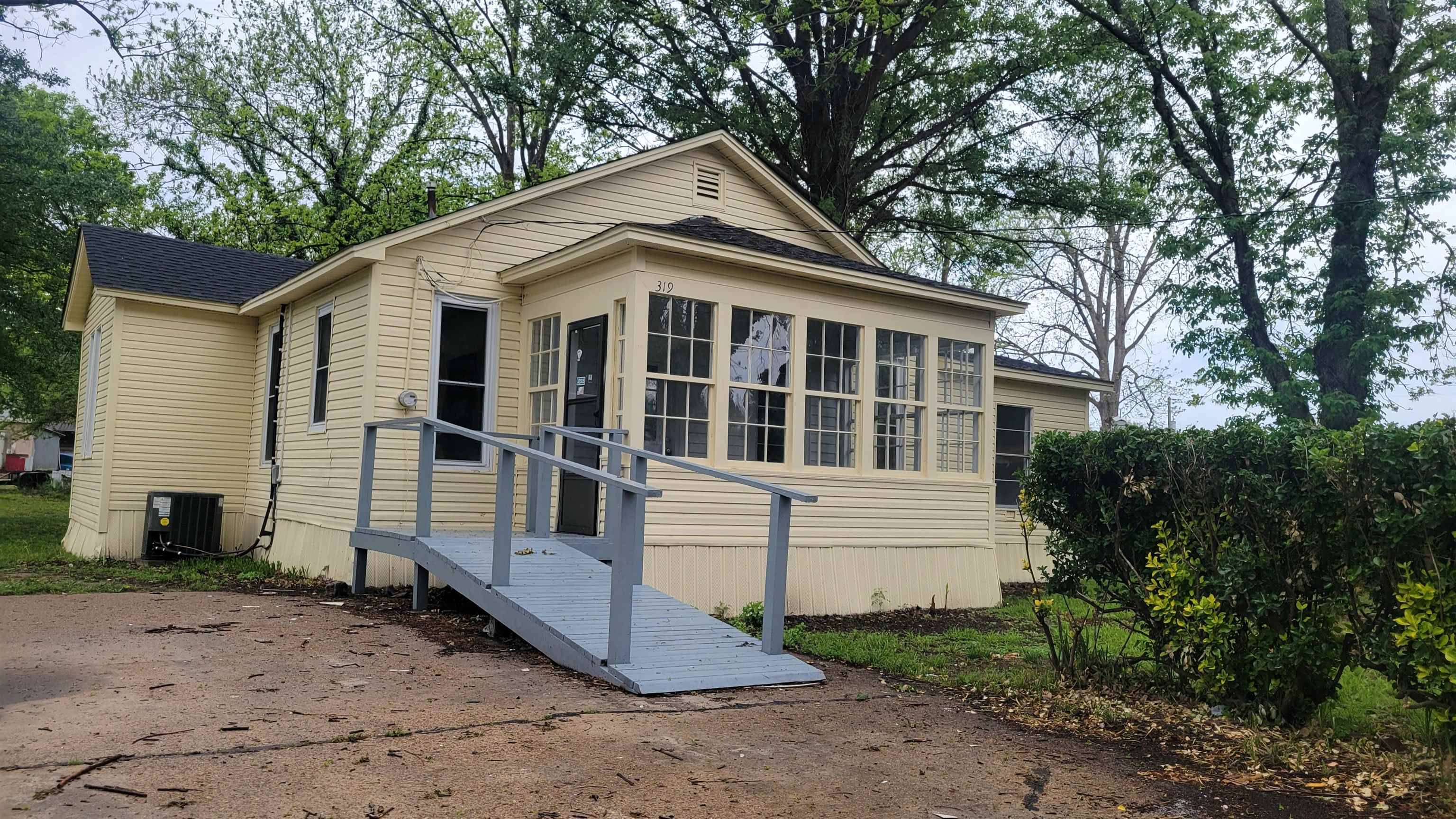 Lepanto, AR 72354,319 Paul