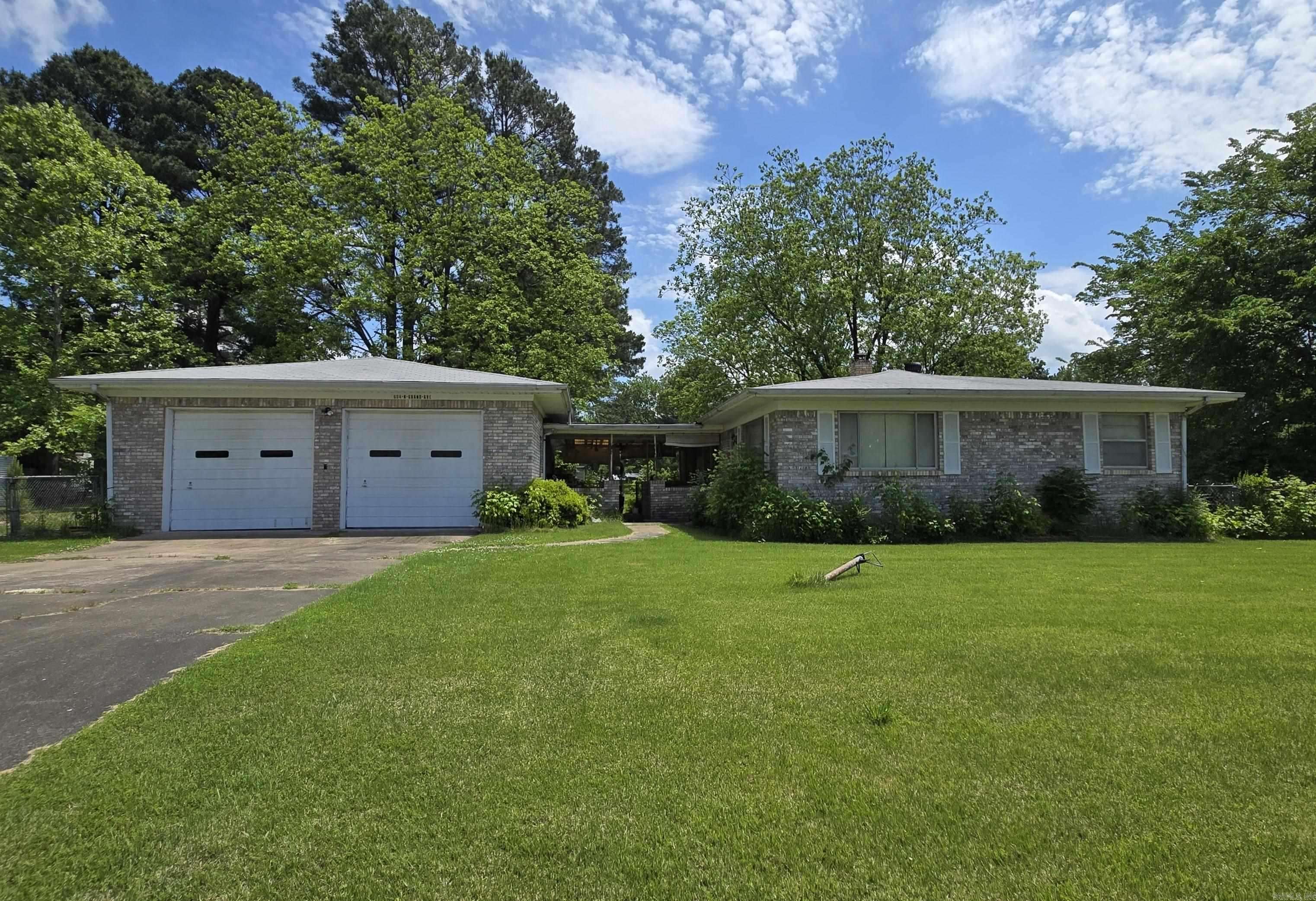 Mcrae, AR 72102,604 N Grand Avenue