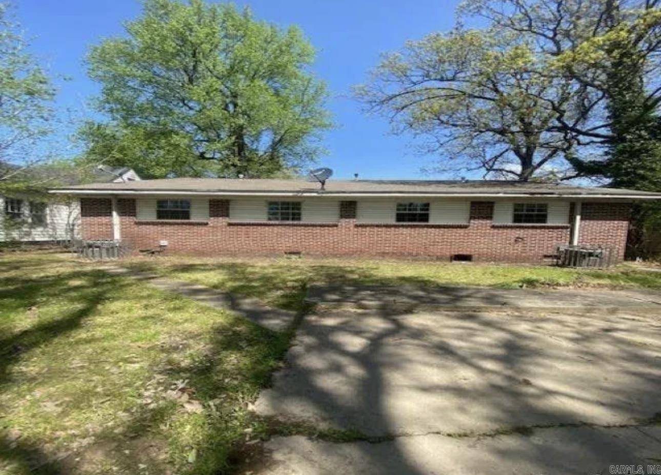Pine Bluff, AR 71601,816 & 816 1/2 W 14th Ave600