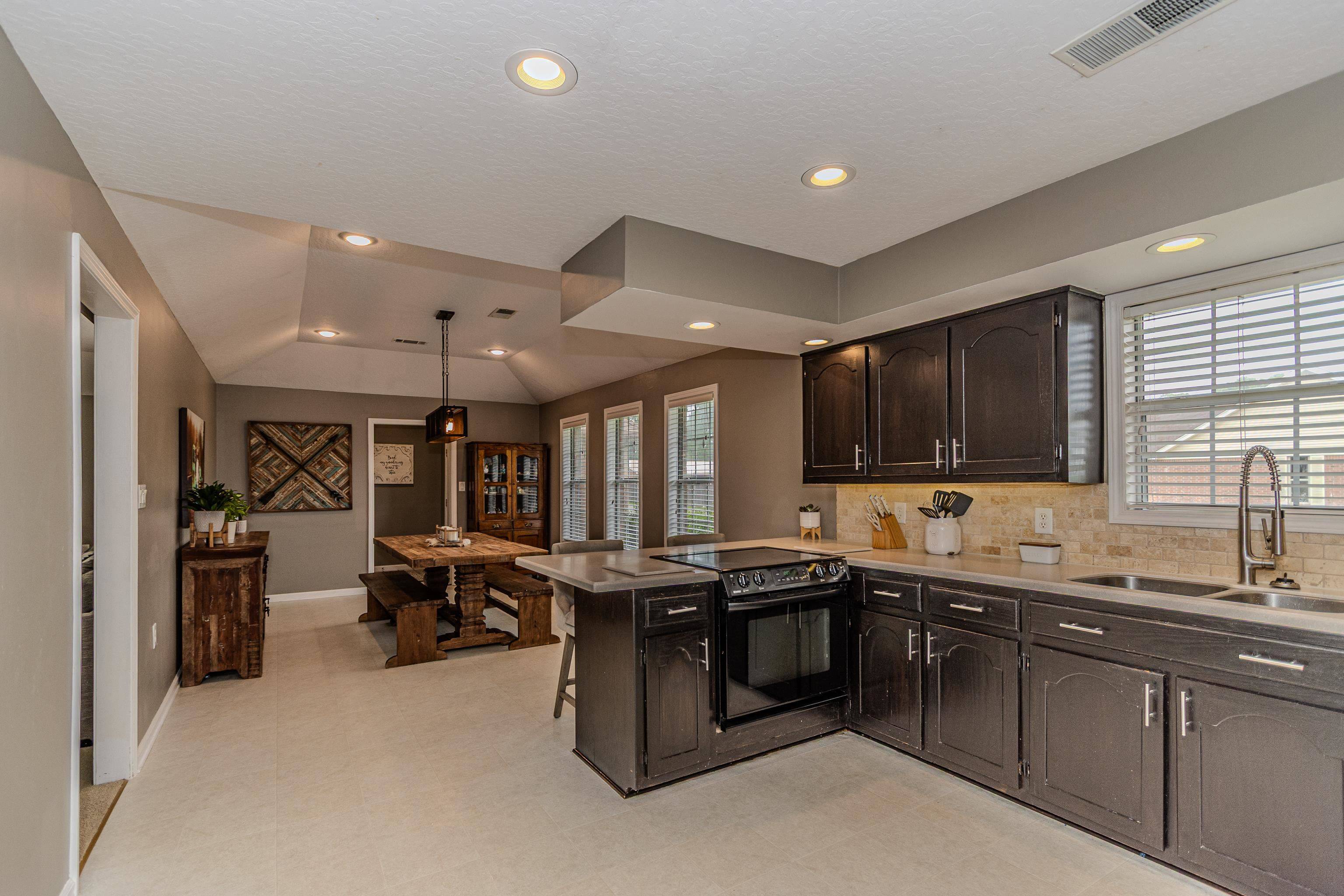 Paragould, AR 72450,3400 Willow Lane
