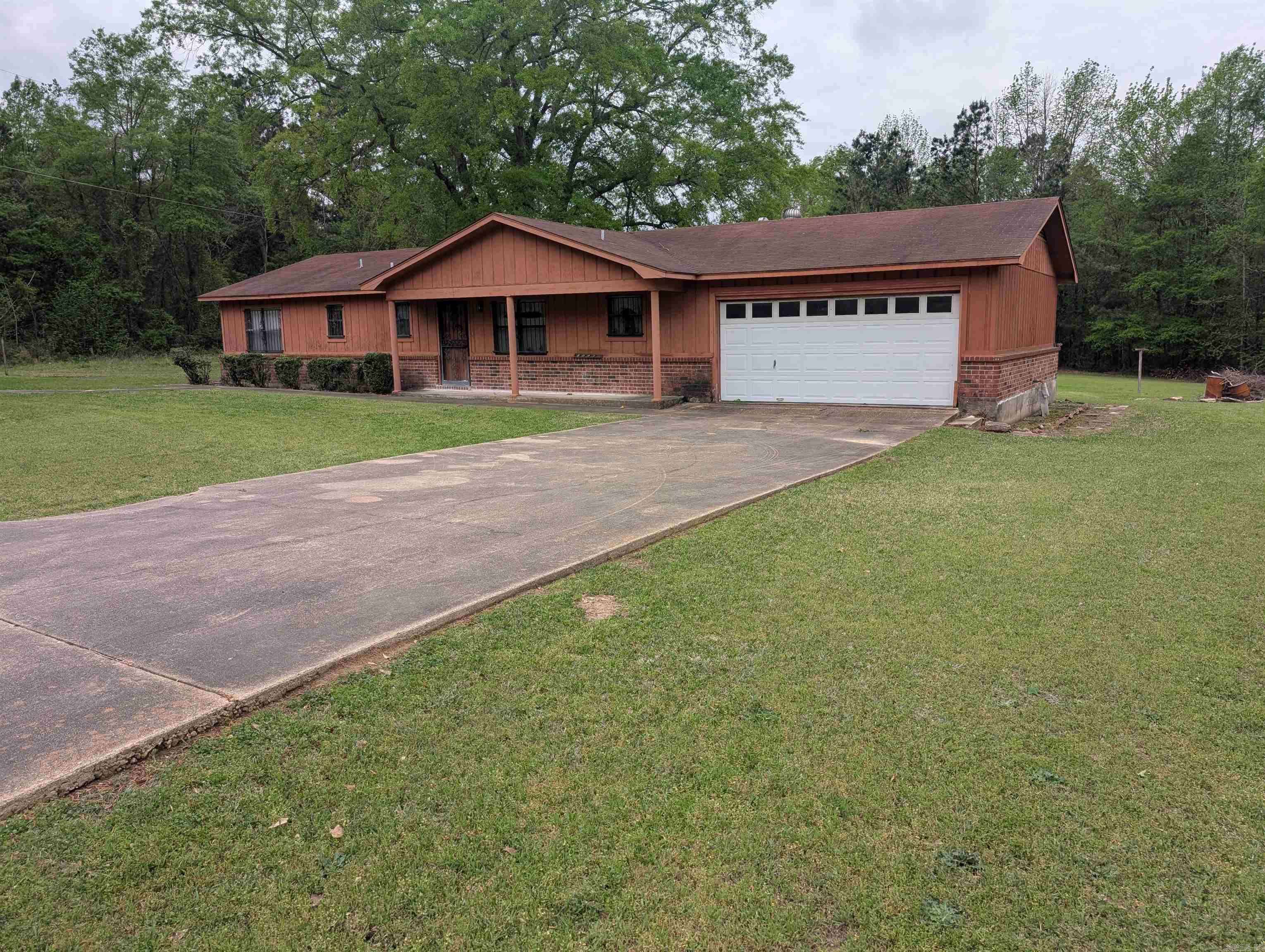 Camden, AR 71701,3062 Mount Holly Rd