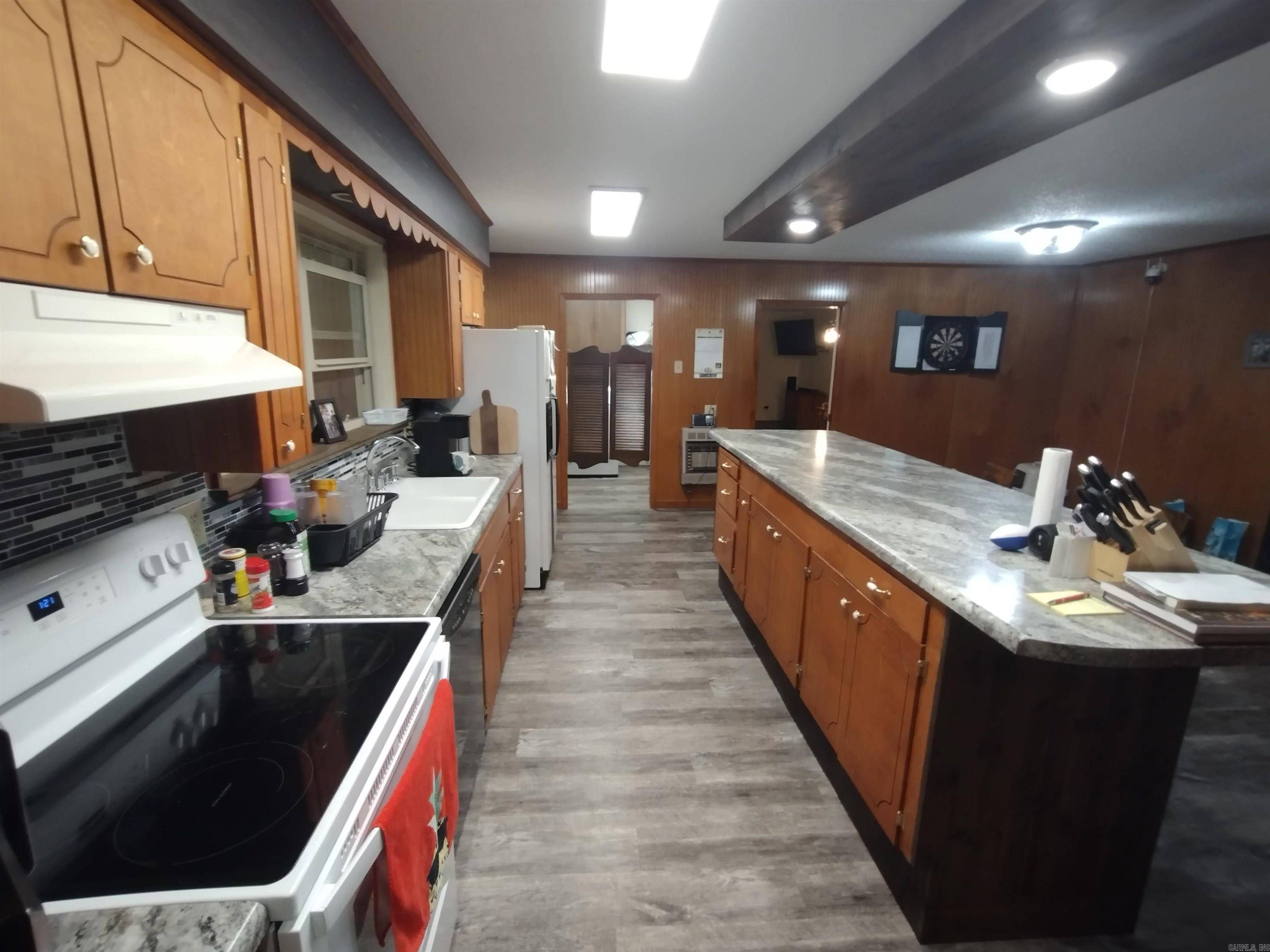 Mountain View, AR 72560,589 N Ridgeview