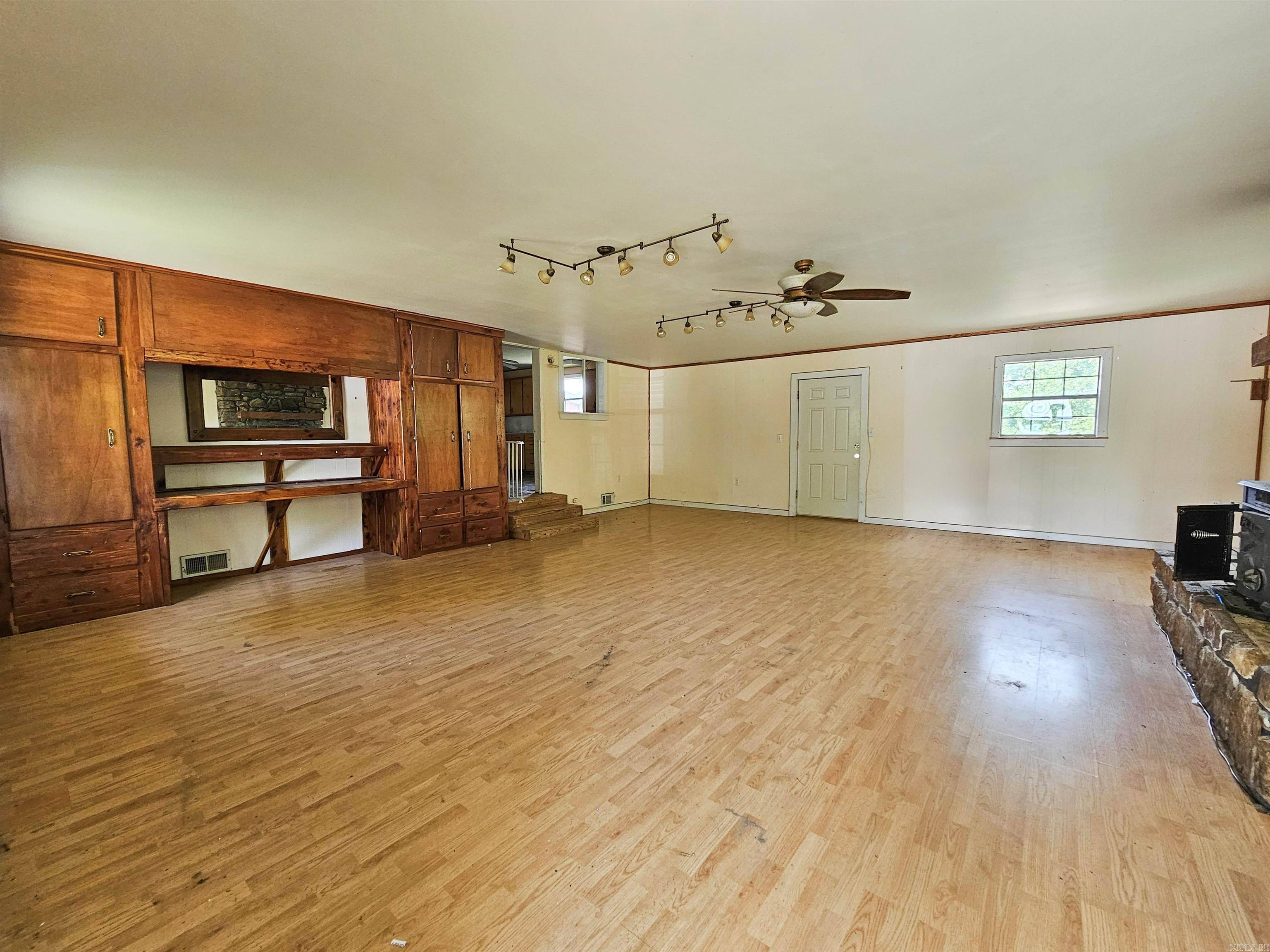 Clinton, AR 72031,125 Crowell Mountain Road