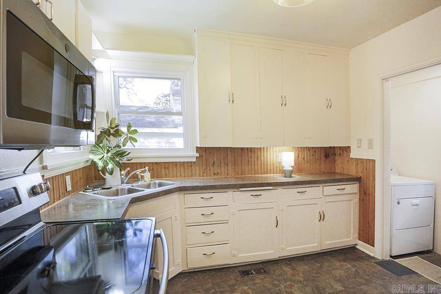 Little Rock, AR 72207,1615 N University Avenue