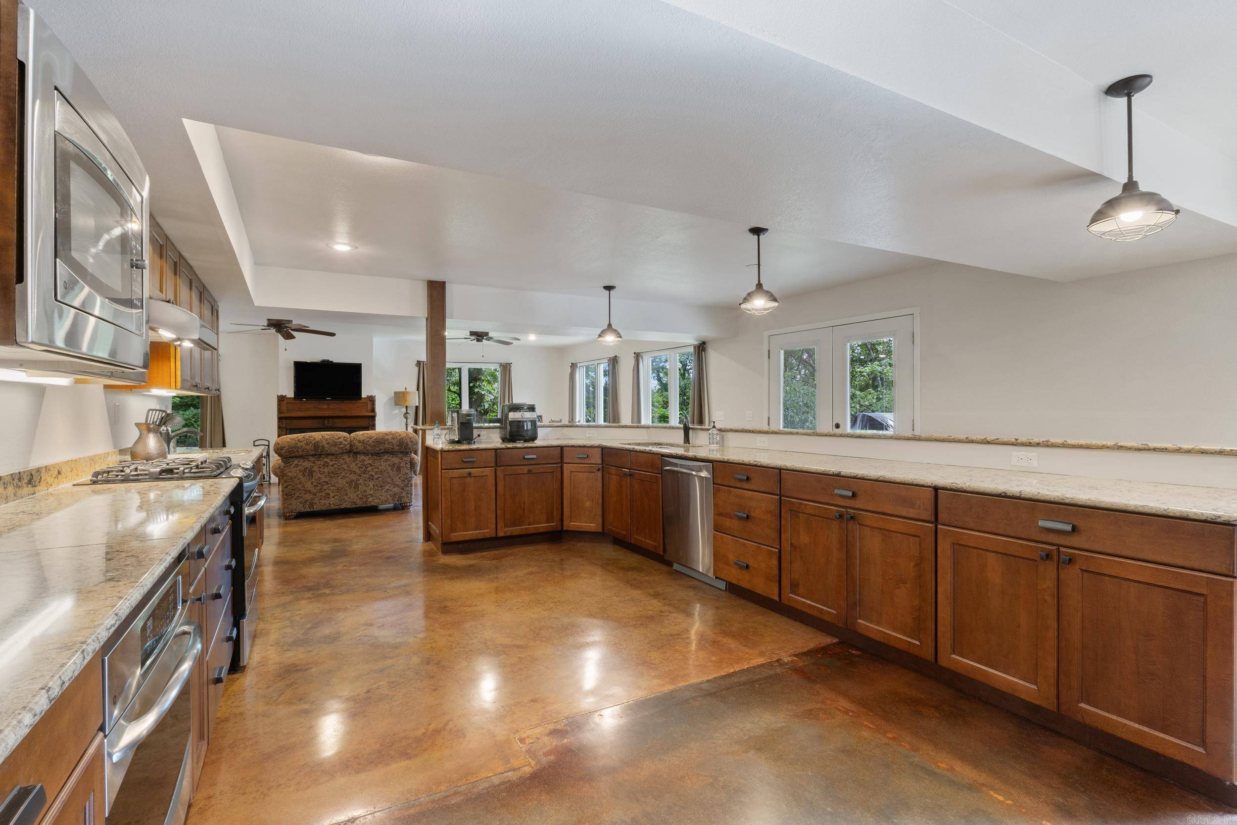 Lowell, AR 72745,15364 Twin Pines Road