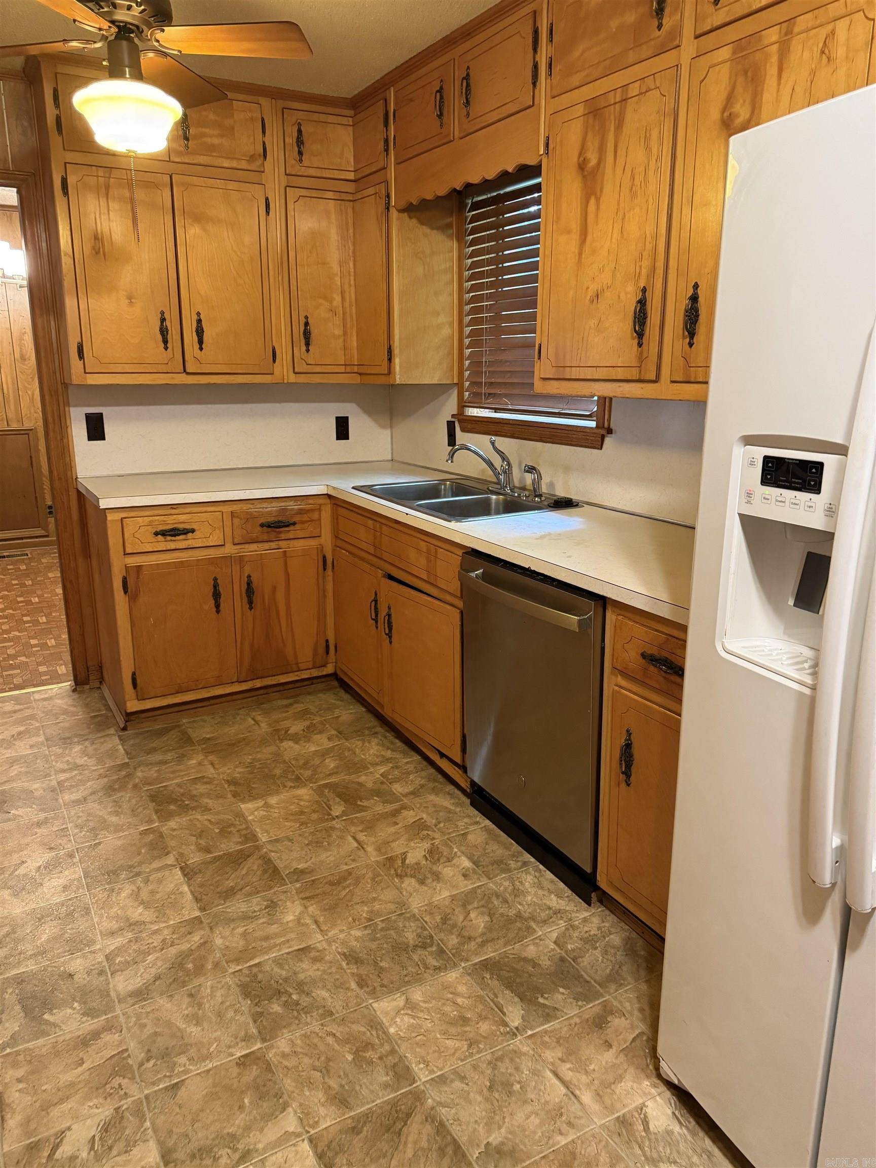 Searcy, AR 72143,514 S Sawmill Rd