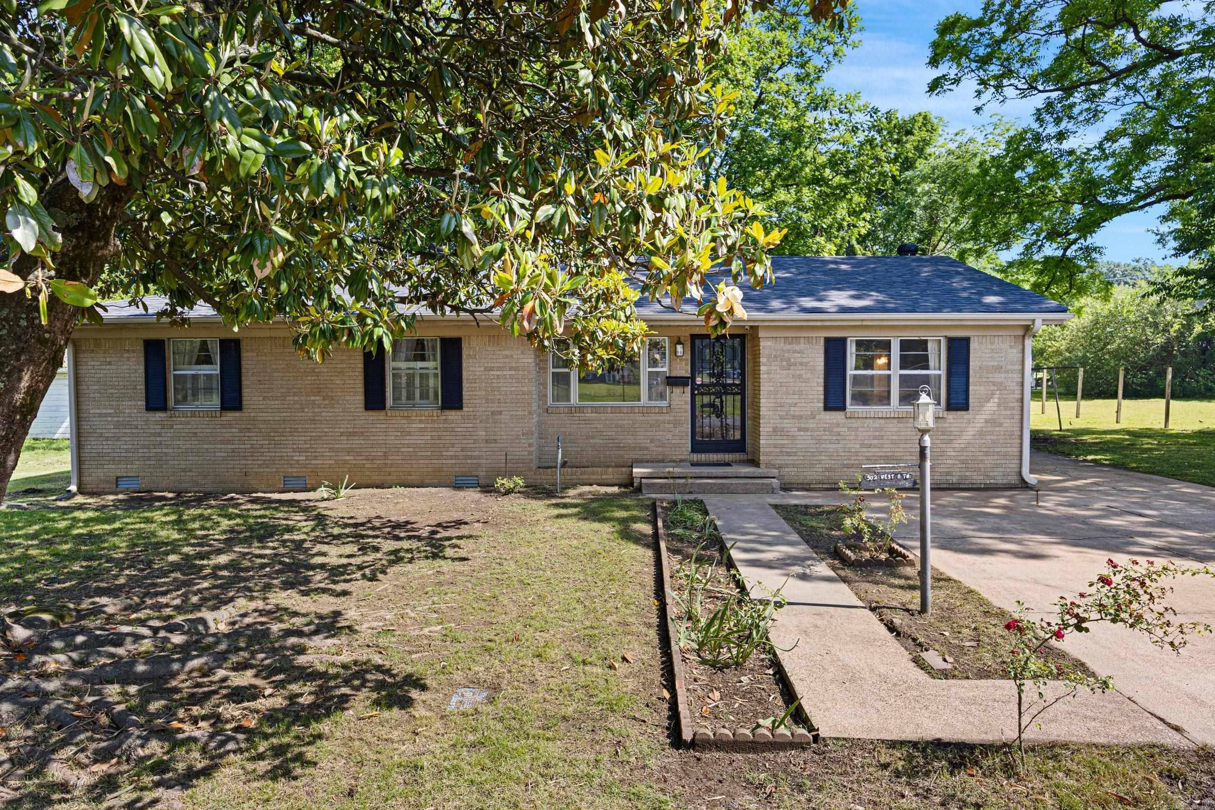 Russellville, AR 72801,502 W 8Th St