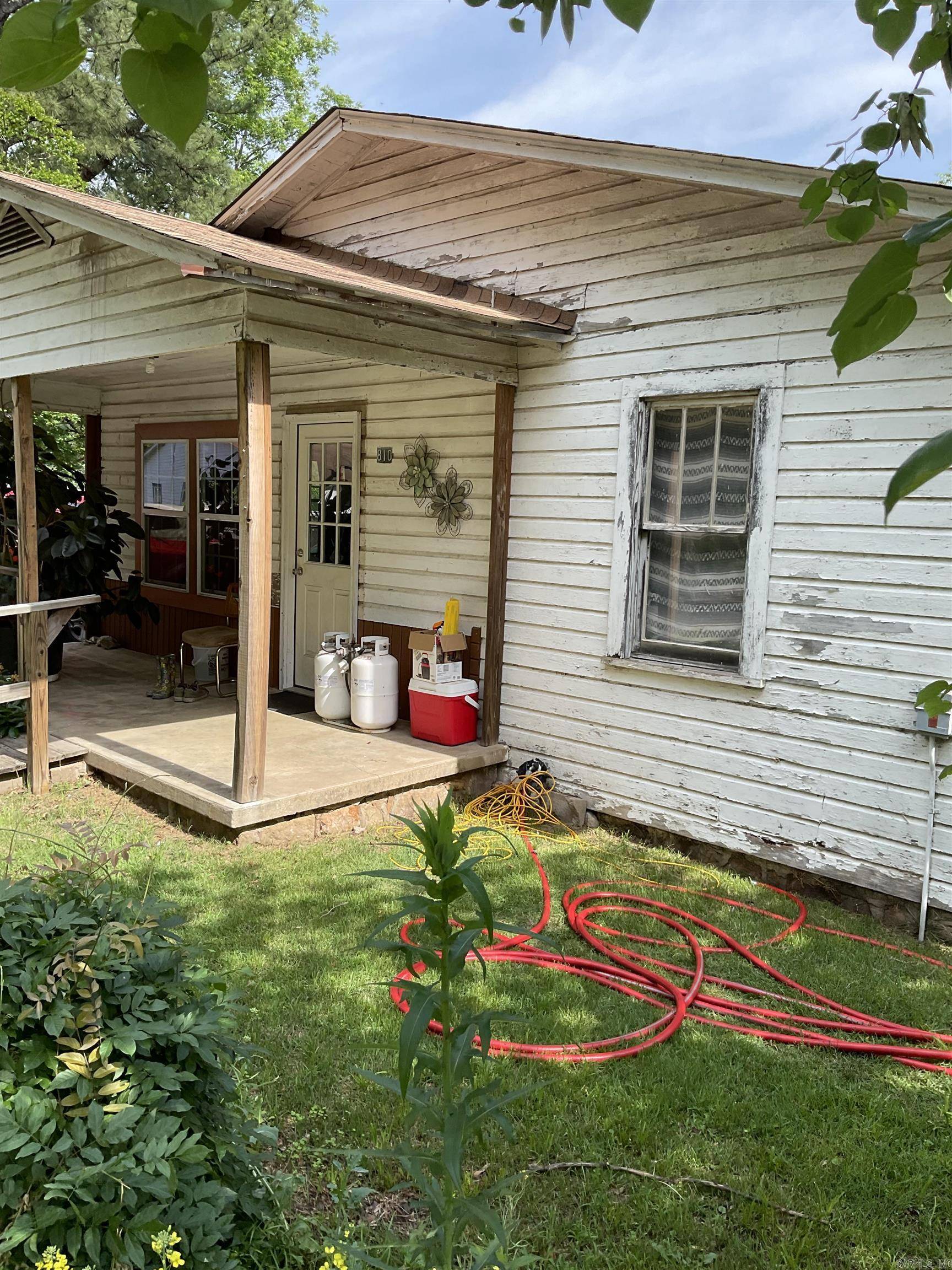 Morrilton, AR 72110,810 Wall Street