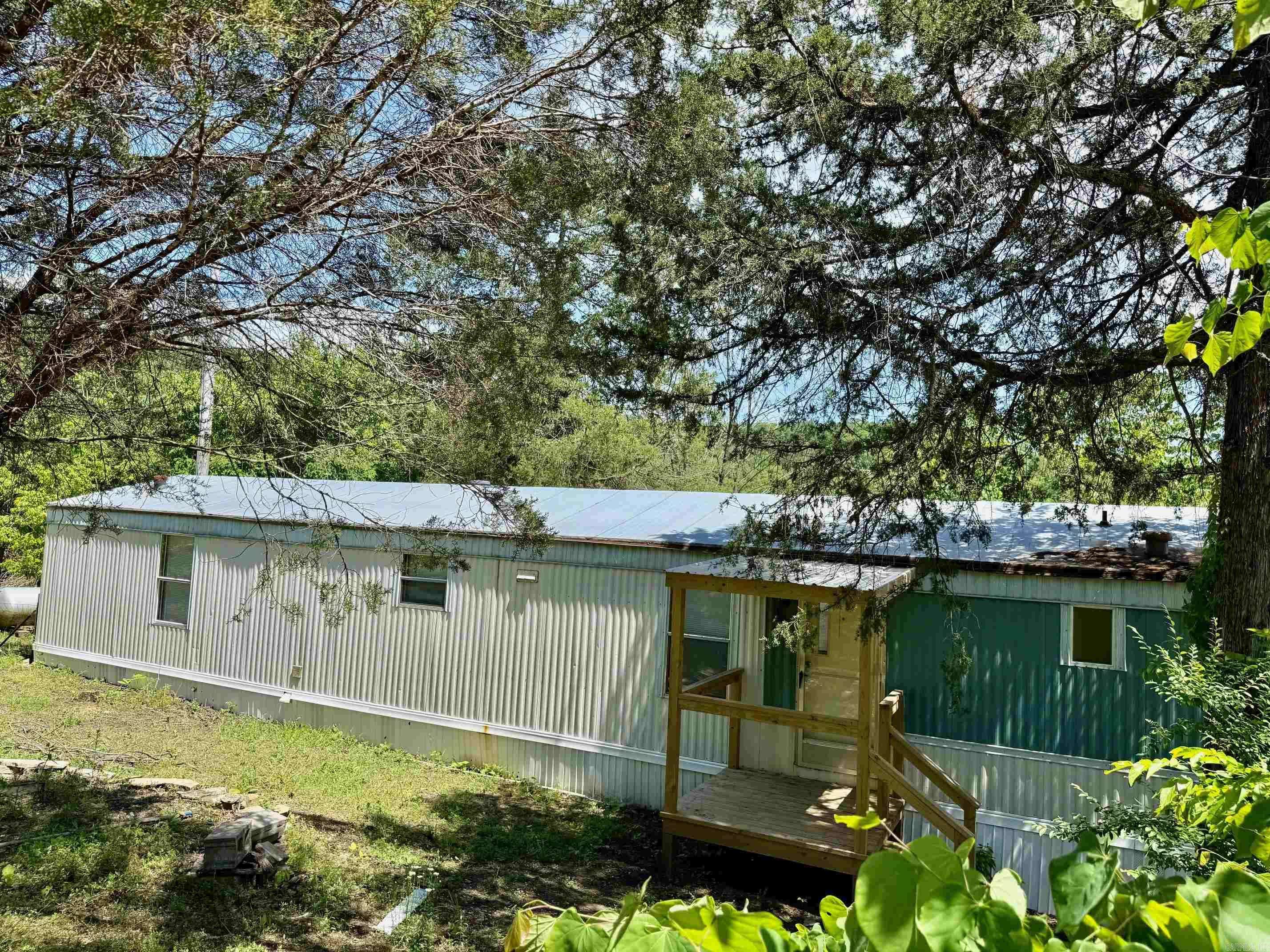Norfork, AR 73658,103 Prospect St
