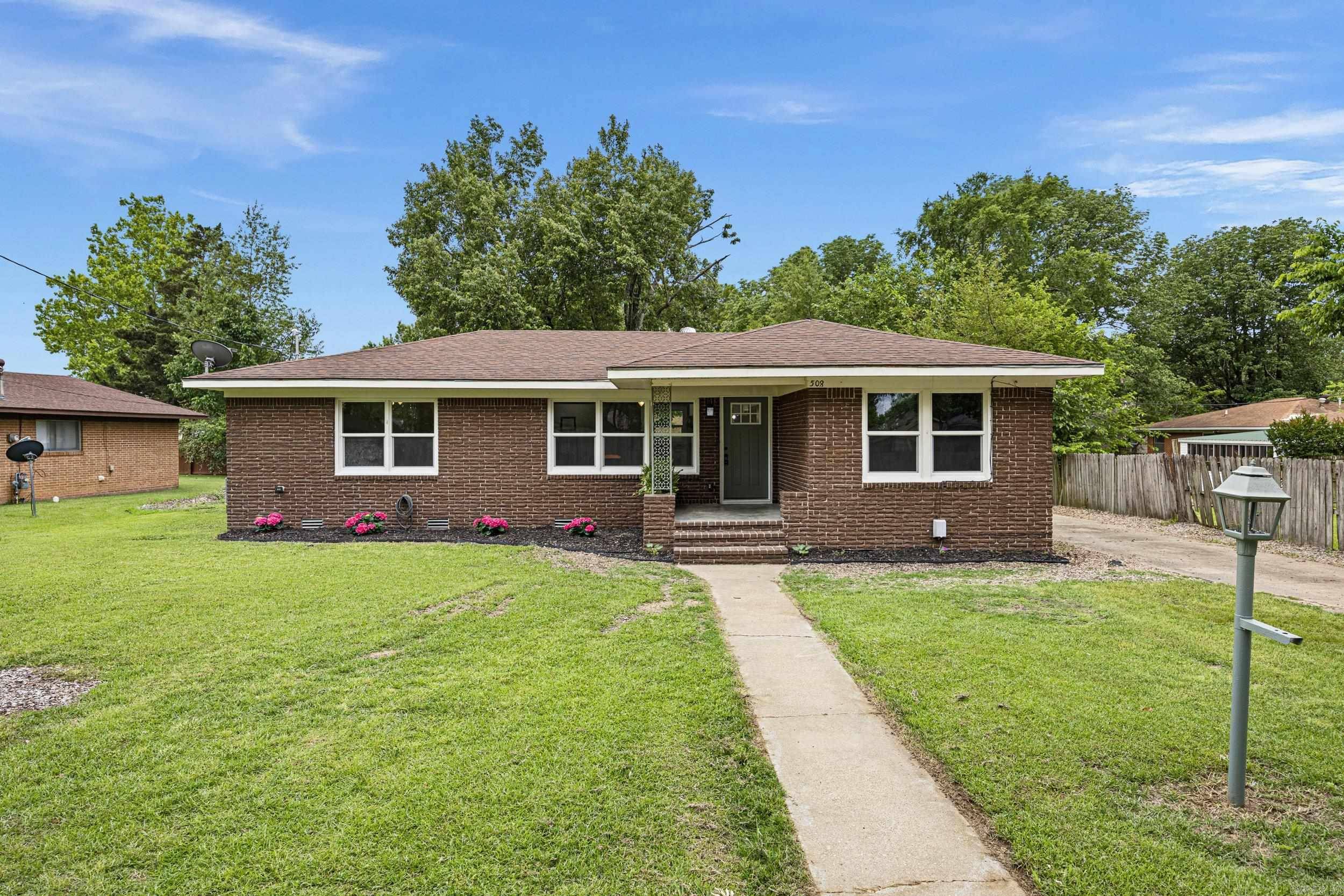 Russellville, AR 72801,Address not disclosed