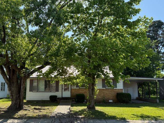 Paragould, AR 72450,612 N 7 1/2 Street