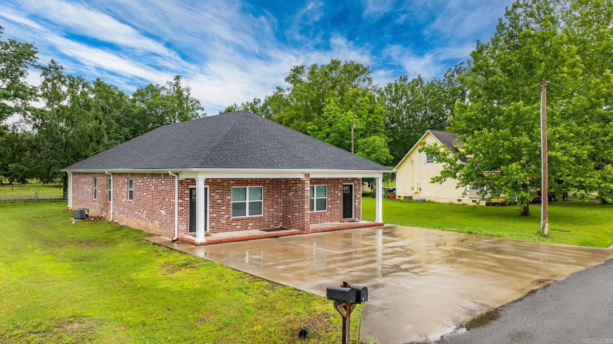Mayflower, AR 72106,1 Park St, A & B1000