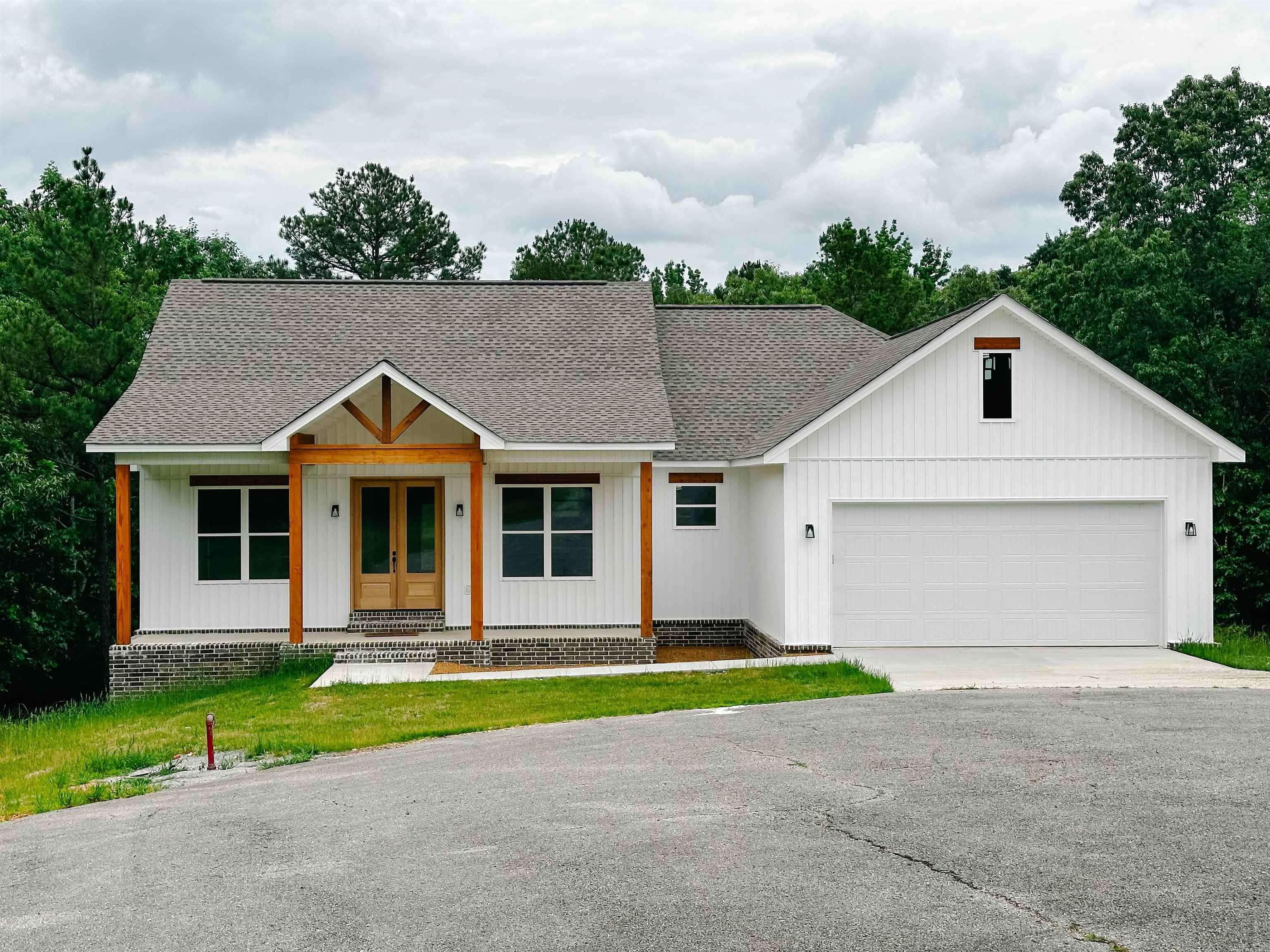Mountain View, AR 72560,105 Caddy Cove Lane