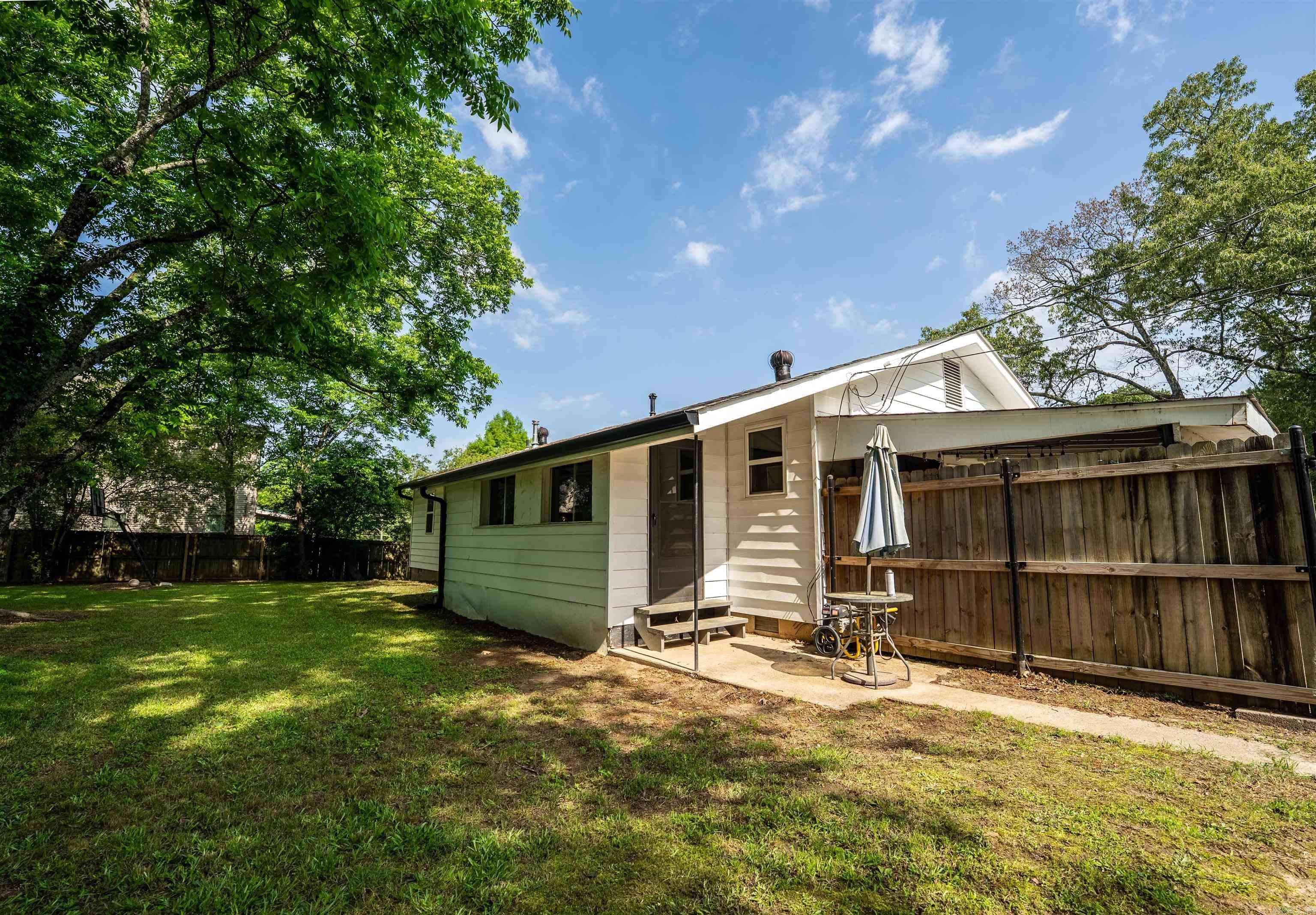 Mabelvale, AR 72103,10111 Kling Road