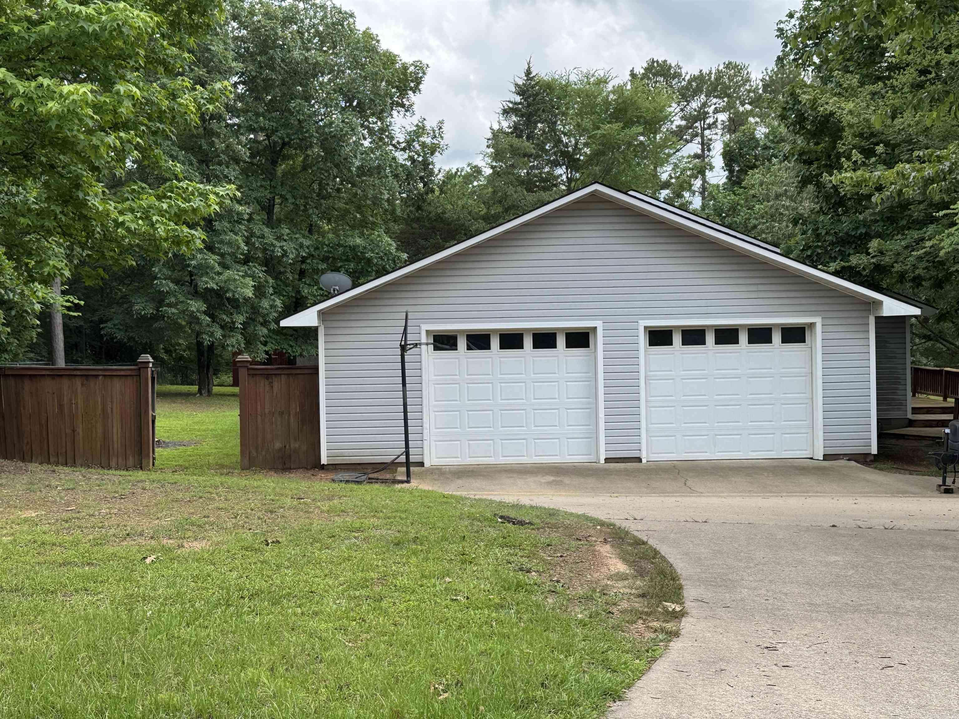 Higden, AR 72067,41 Dogwood Drive