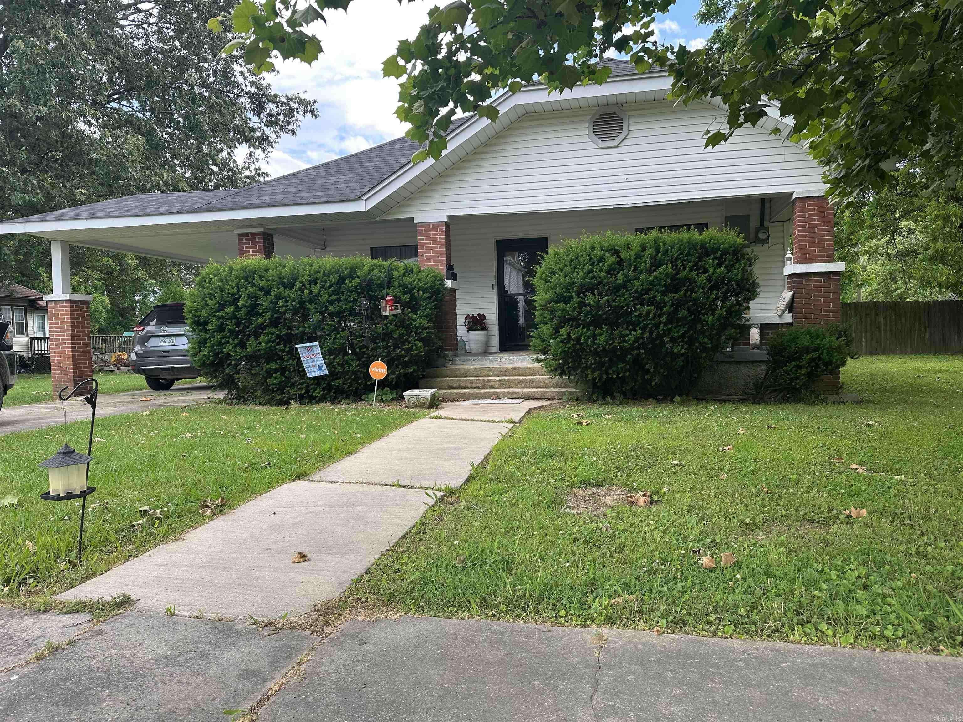 Rector, AR 72461,621 W 7th Street