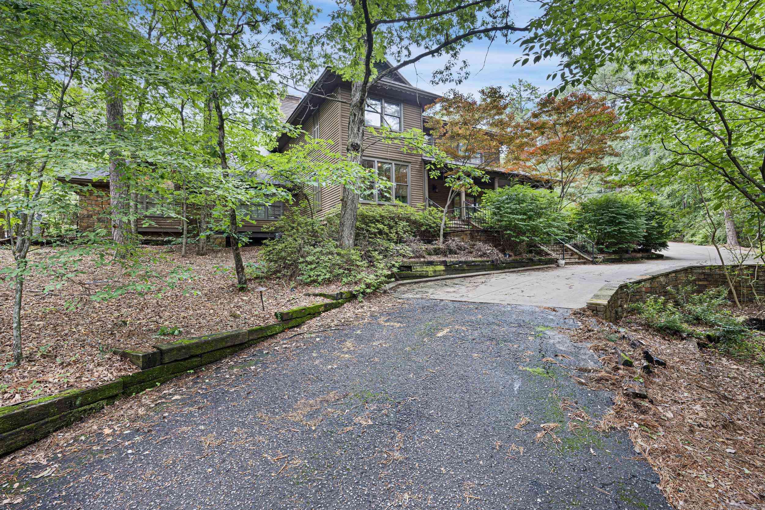 Russellville, AR 72802,407 Dove Place