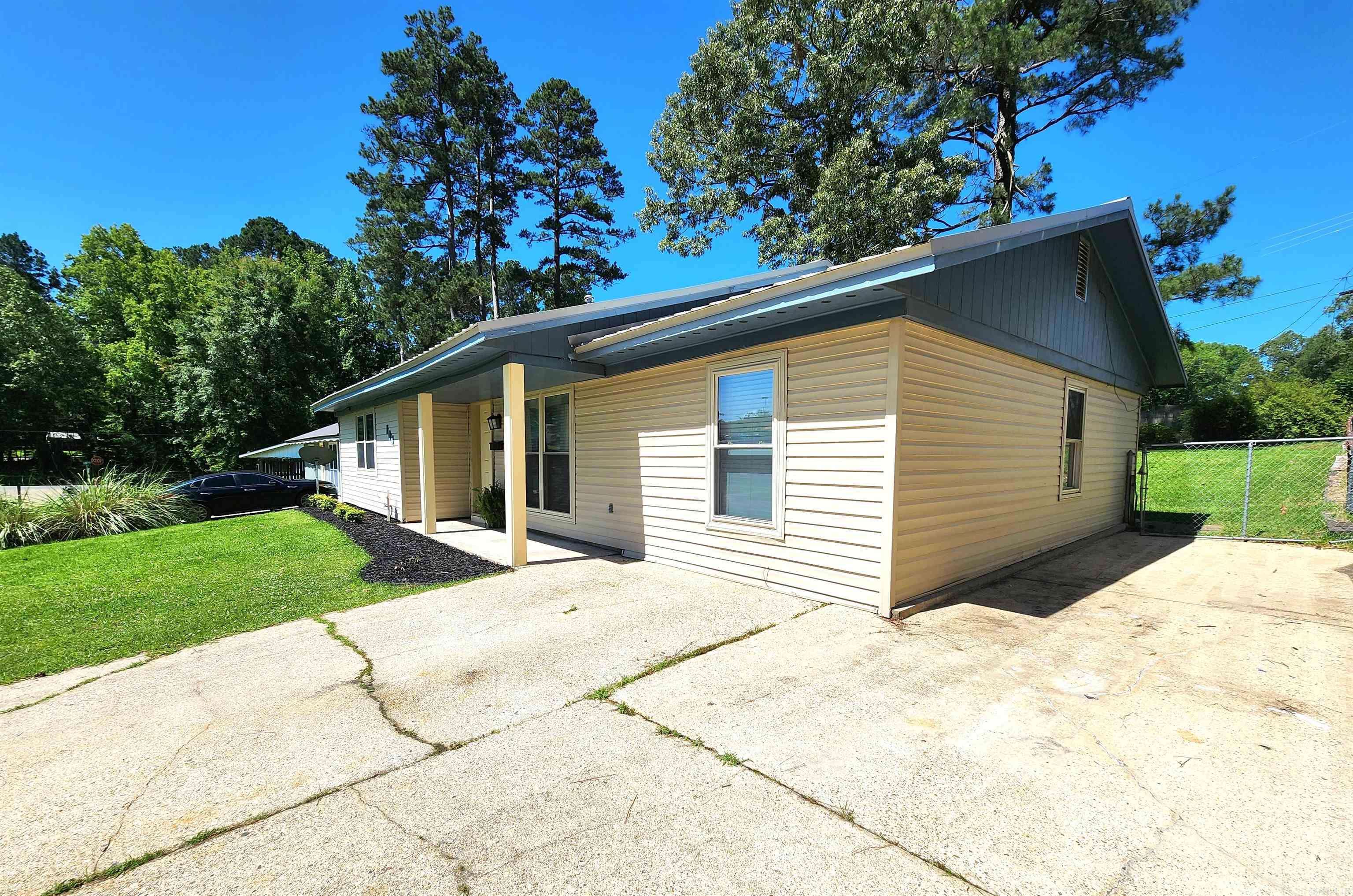 El Dorado, AR 71730,104 Tanglewood Drive