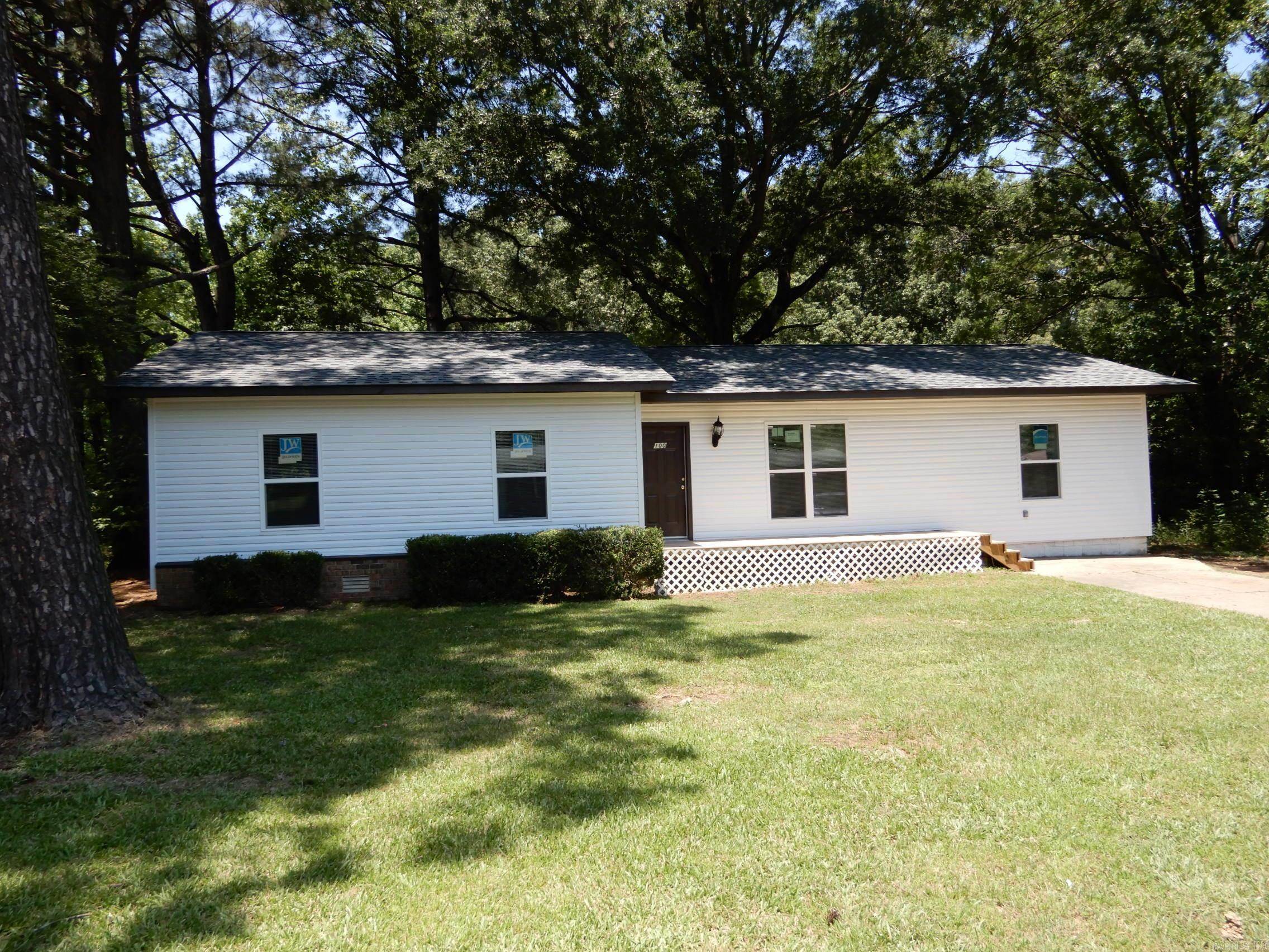 Judsonia, AR 72180,100 Douglas