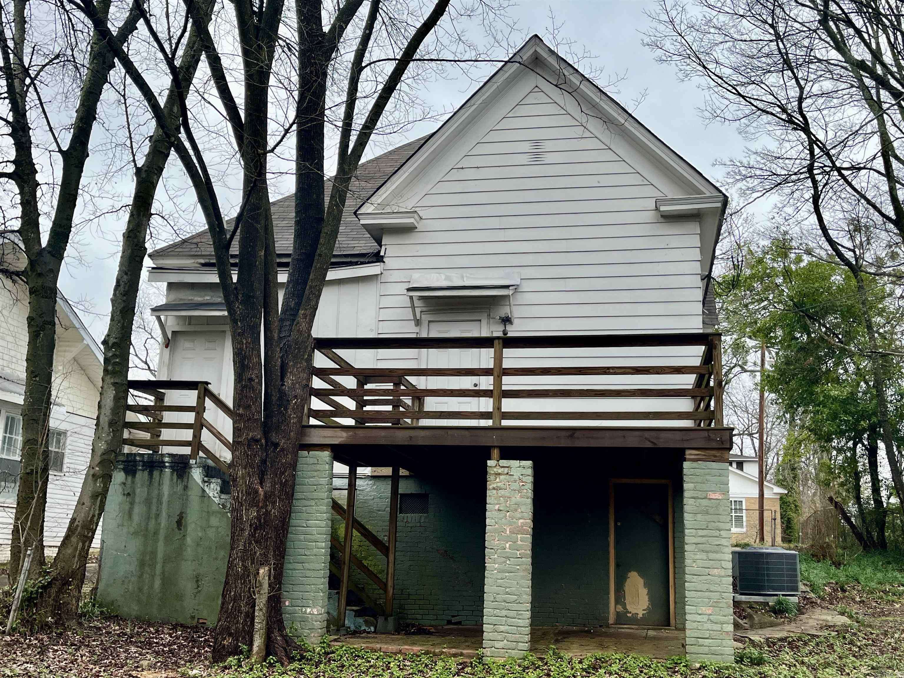 Little Rock, AR 72202,1616 Dennison Street