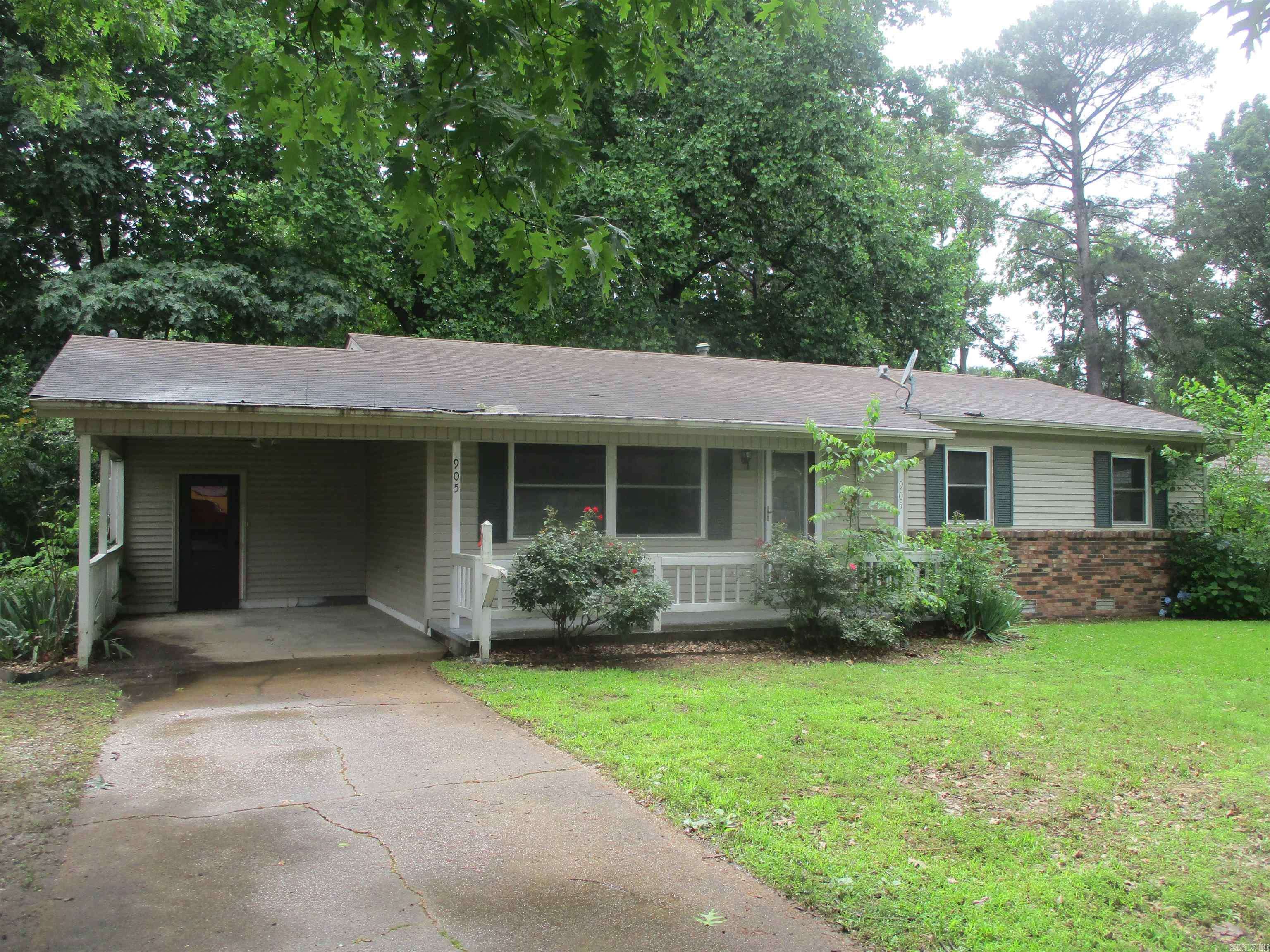 Searcy, AR 72143,905 Merritt Street