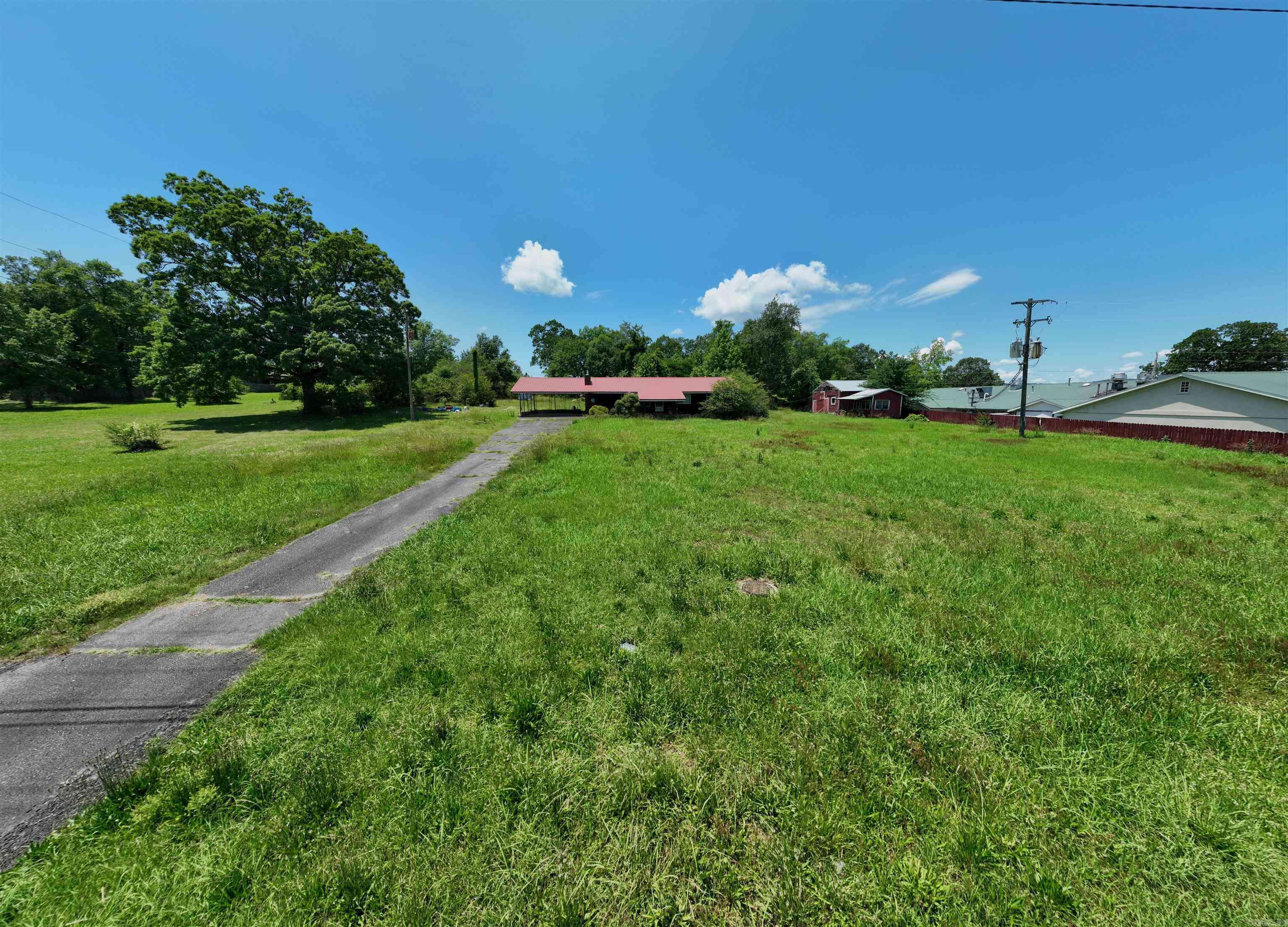 Clinton, AR 72031,1518 S Highway 65