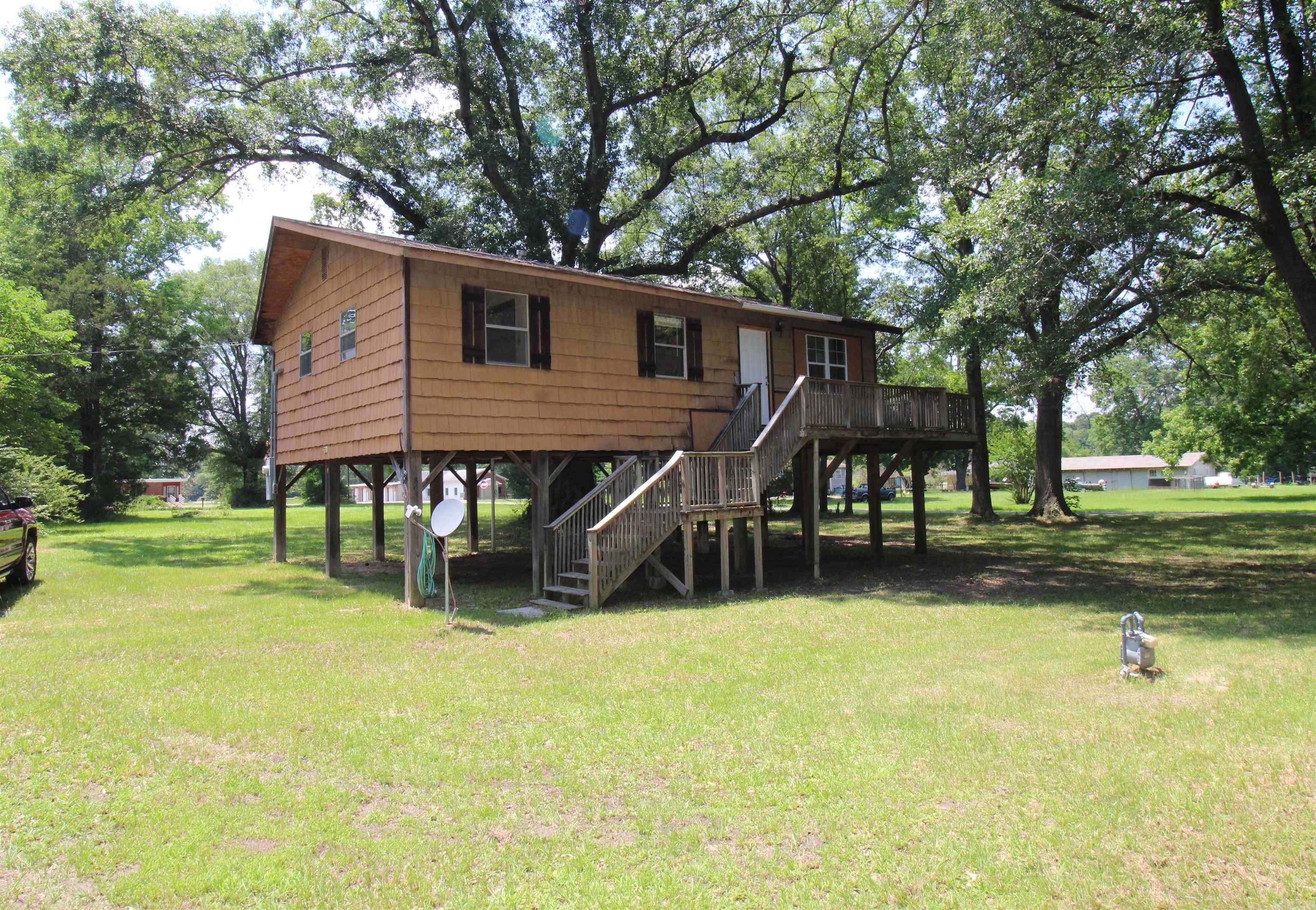 Leola, AR 72084,803 Reeder Road