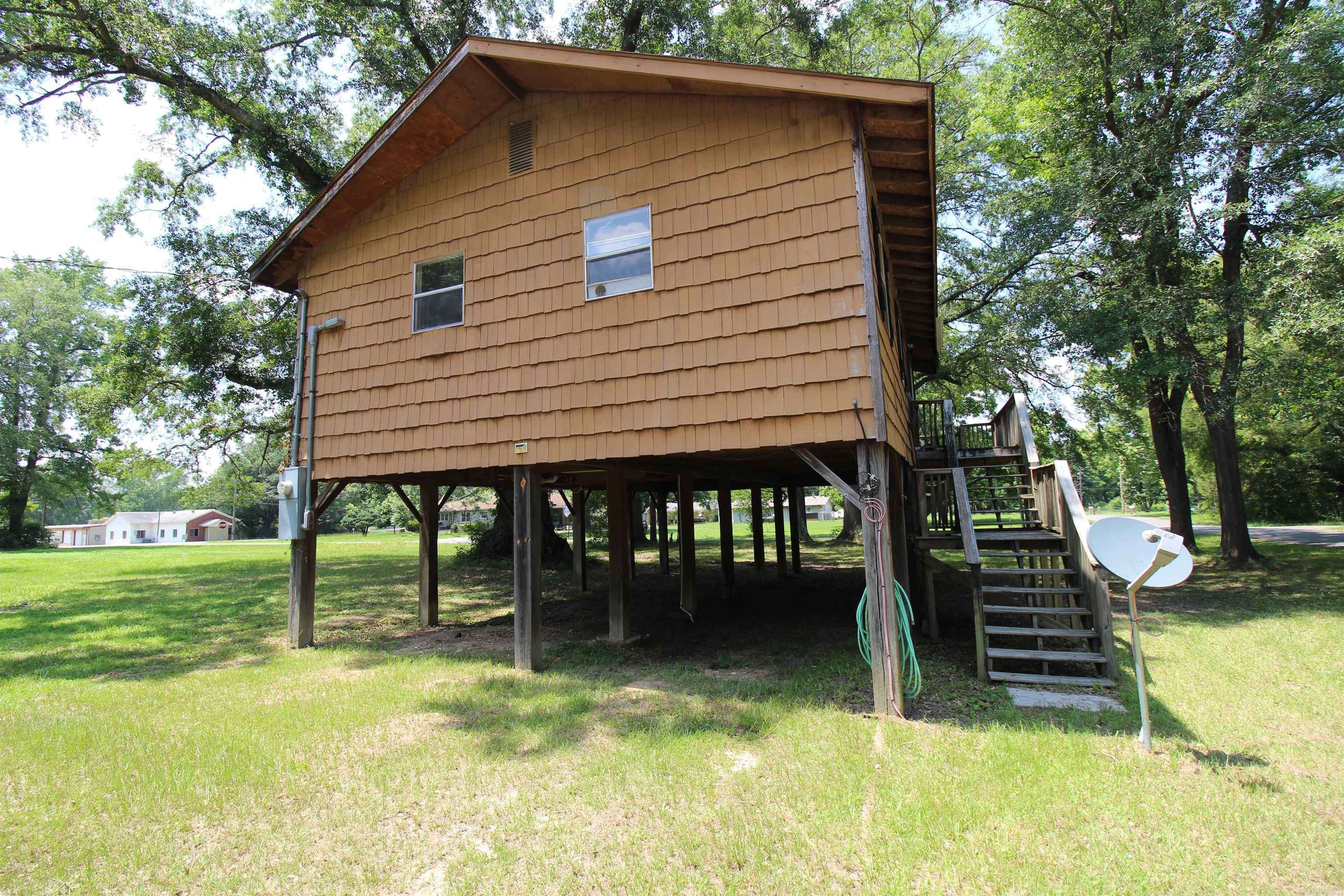 Leola, AR 72084,803 Reeder Road