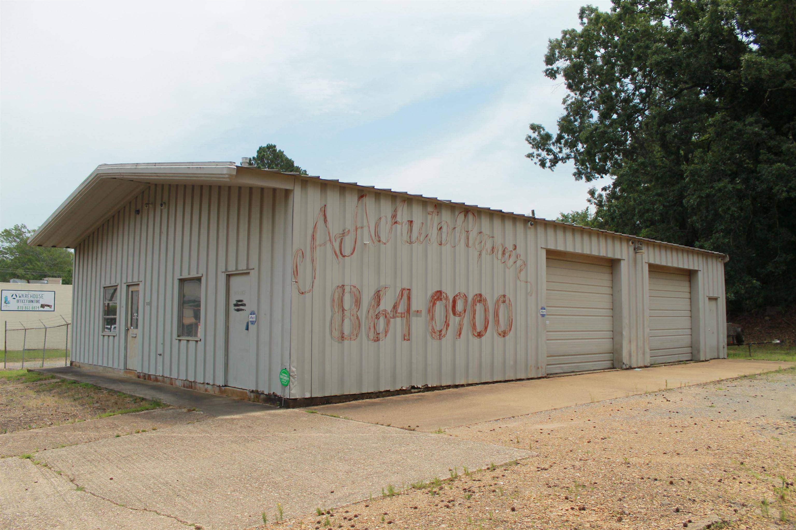El Dorado, AR 71730-9999,1005 &1003 E Main