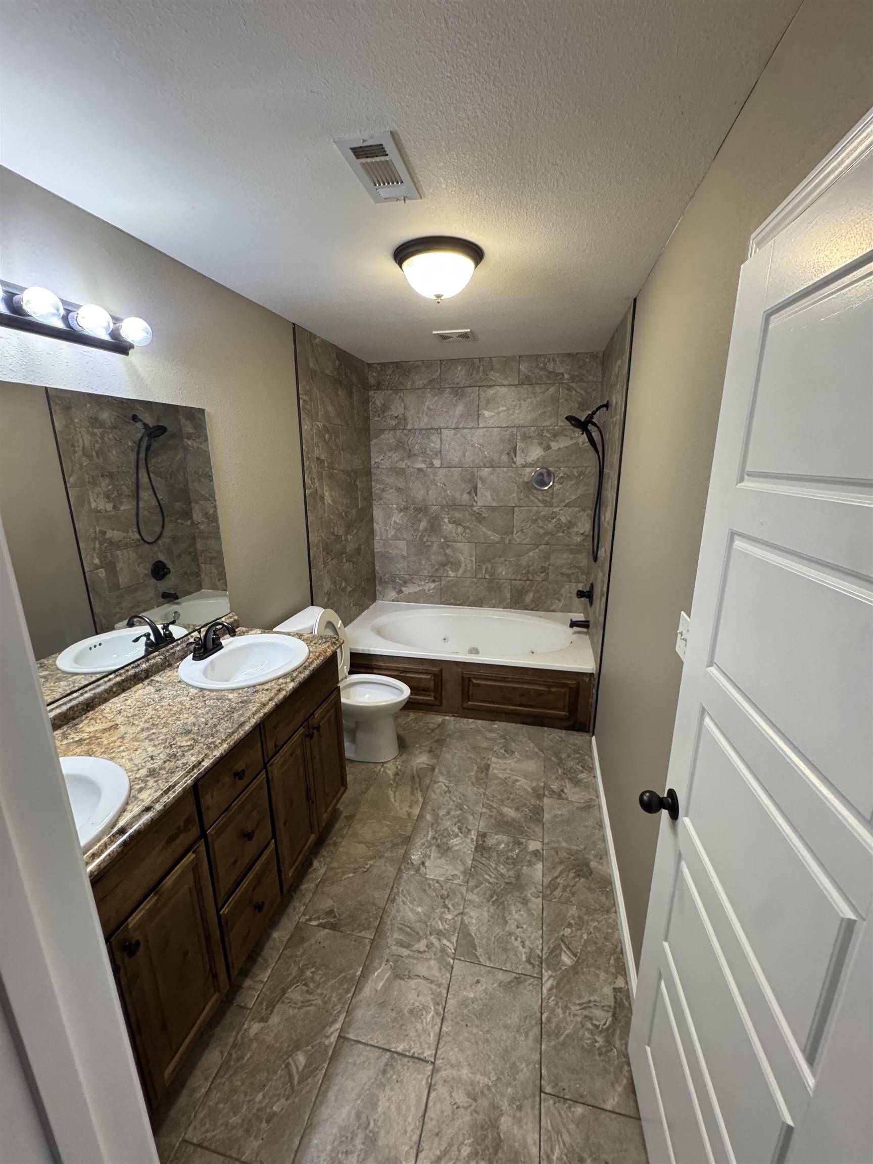 Paragould, AR 72450,206 Gavin Drive