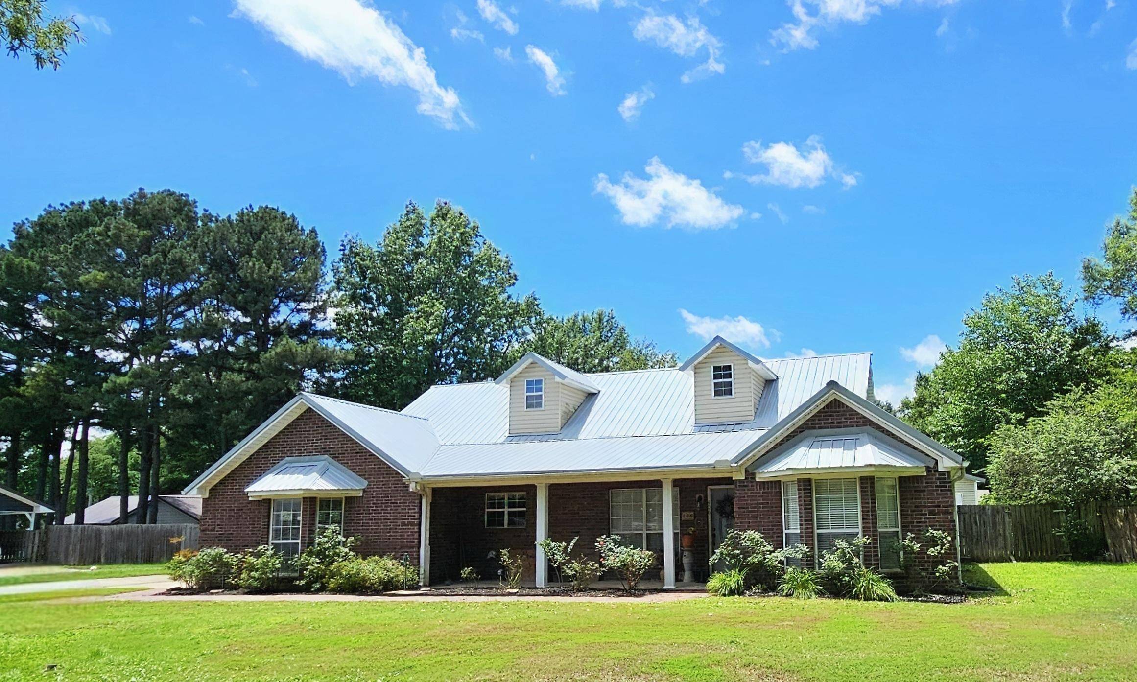 Walnut Ridge, AR 72476,Address not disclosed