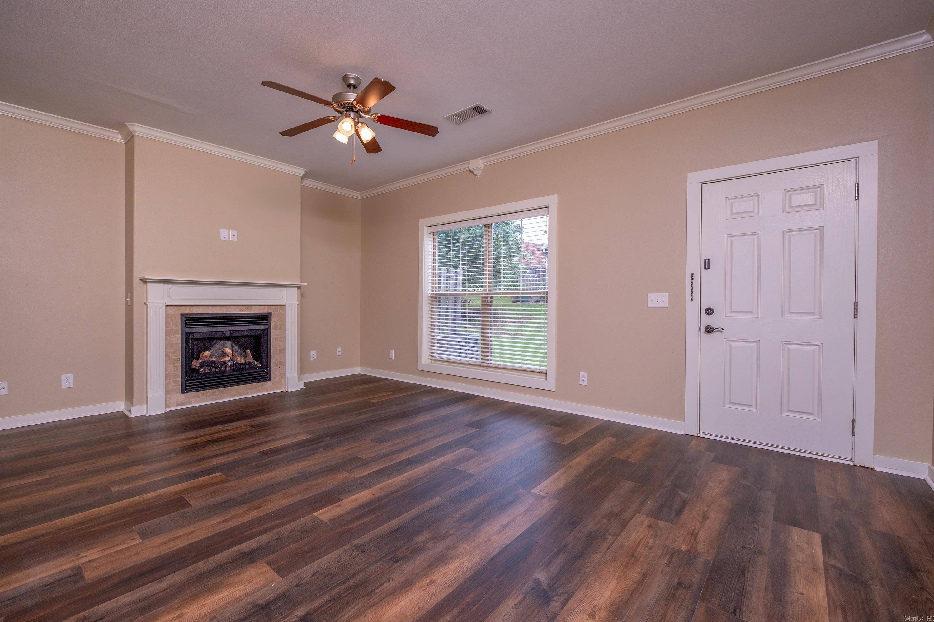 Maumelle, AR 72113,303 Tuscany
