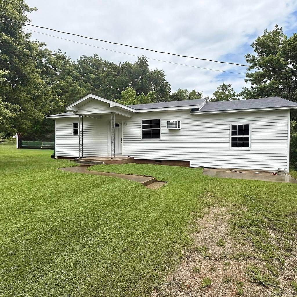 Salem, AR 72576,131 N Pine Street