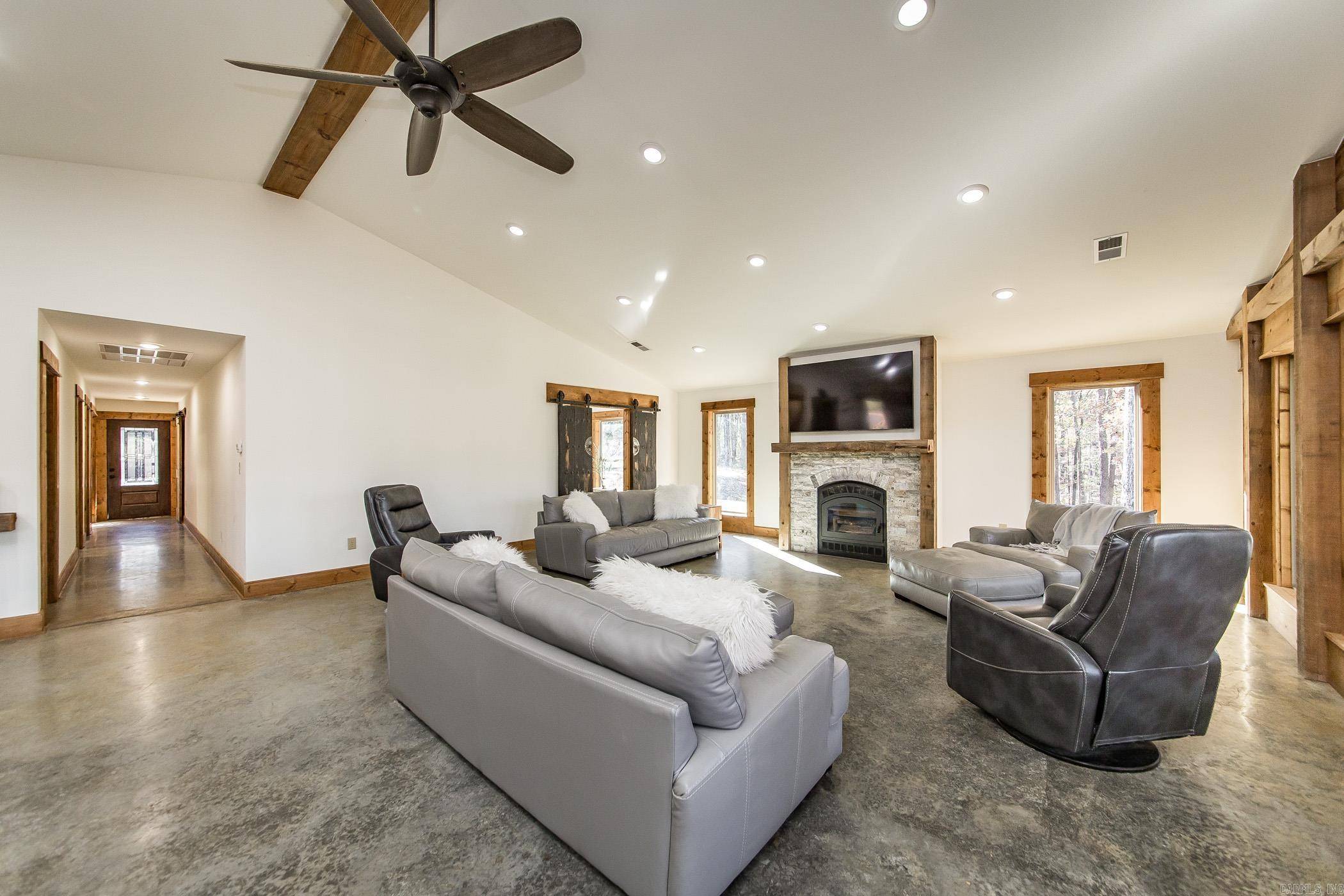 Greers Ferry, AR 72067,101 Starfield Rd East